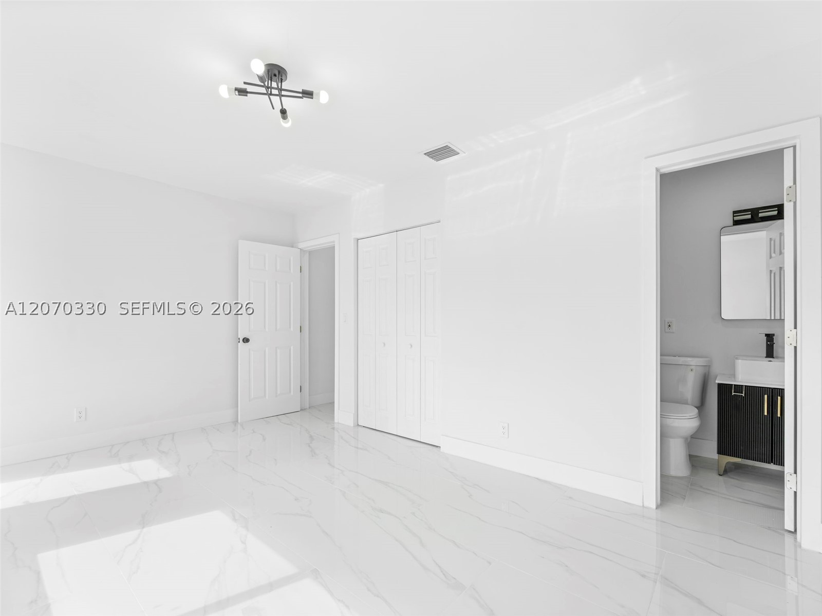 2500 SW 23rd Ter Miami, FL 33145