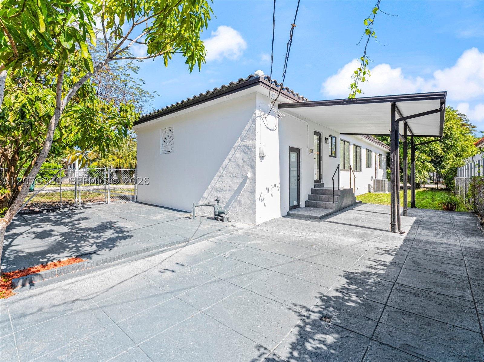 2500 SW 23rd Ter Miami, FL 33145