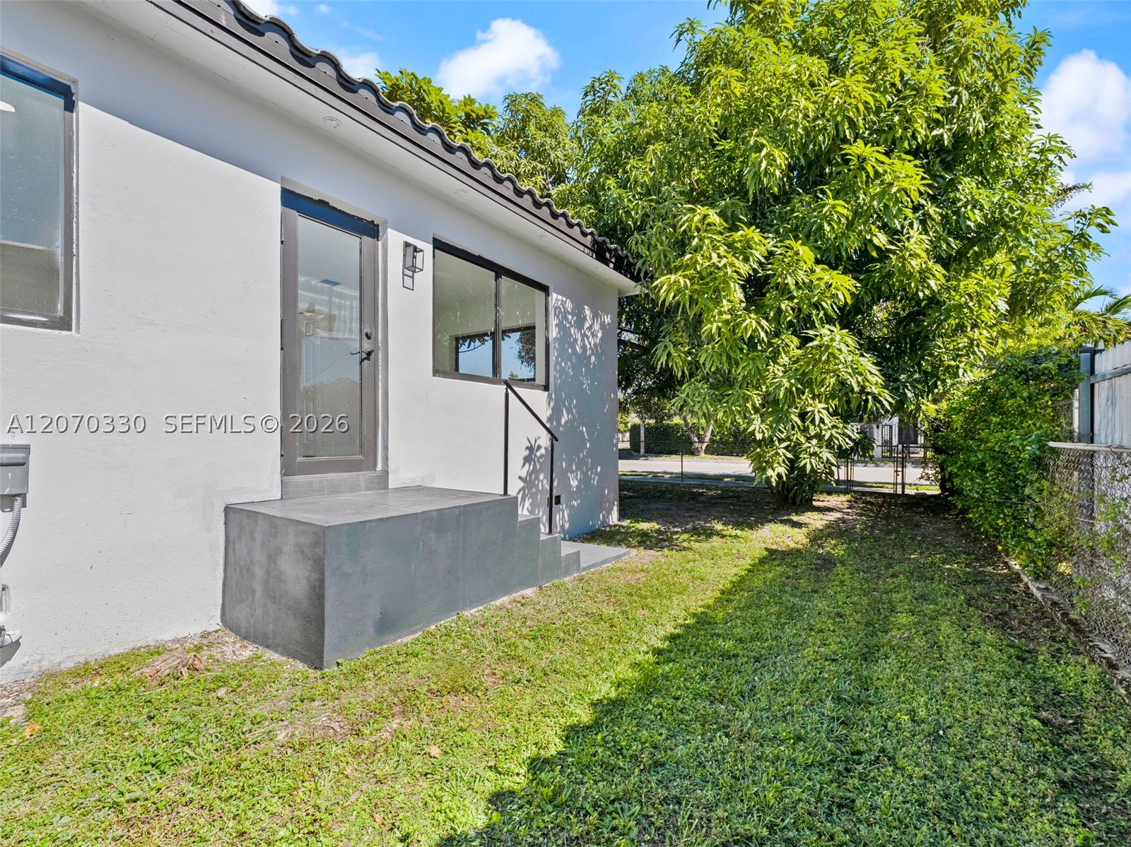 2500 SW 23rd Ter Miami, FL 33145
