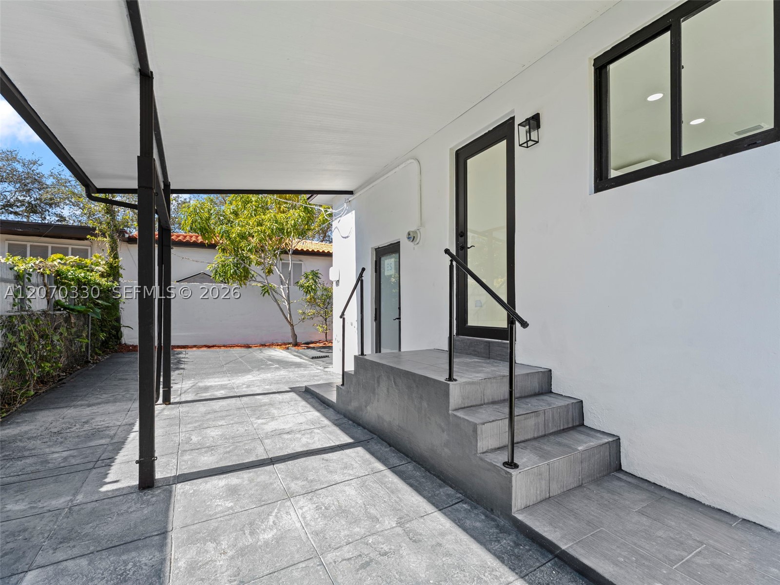 2500 SW 23rd Ter Miami, FL 33145