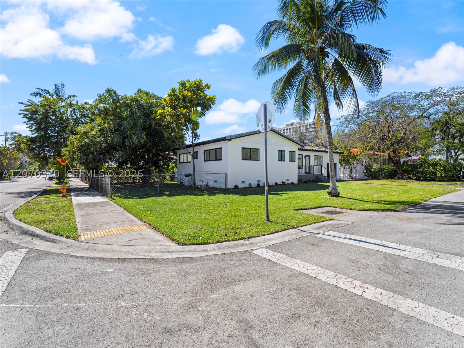 2500 SW 23rd Ter Miami, FL 33145