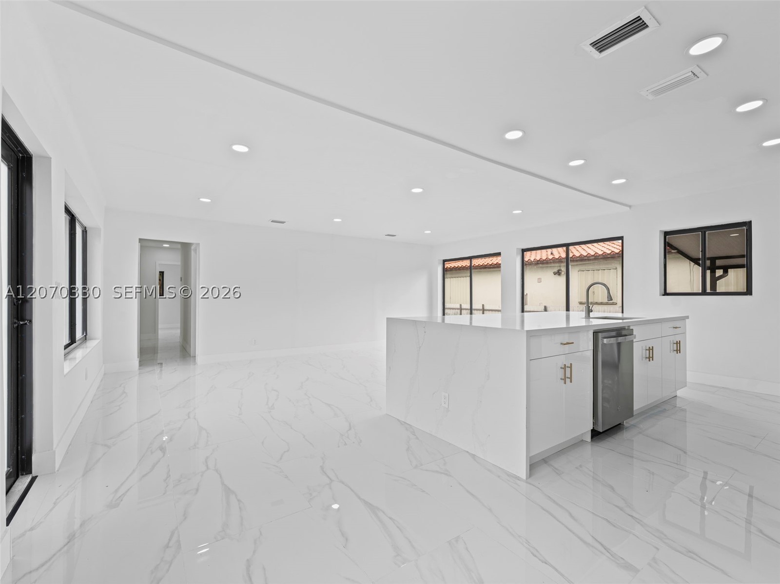 2500 SW 23rd Ter Miami, FL 33145