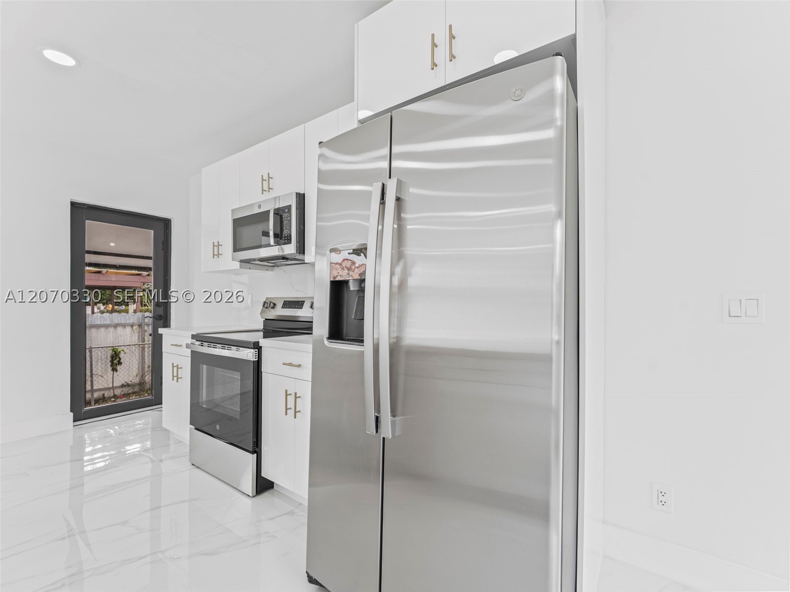 2500 SW 23rd Ter Miami, FL 33145
