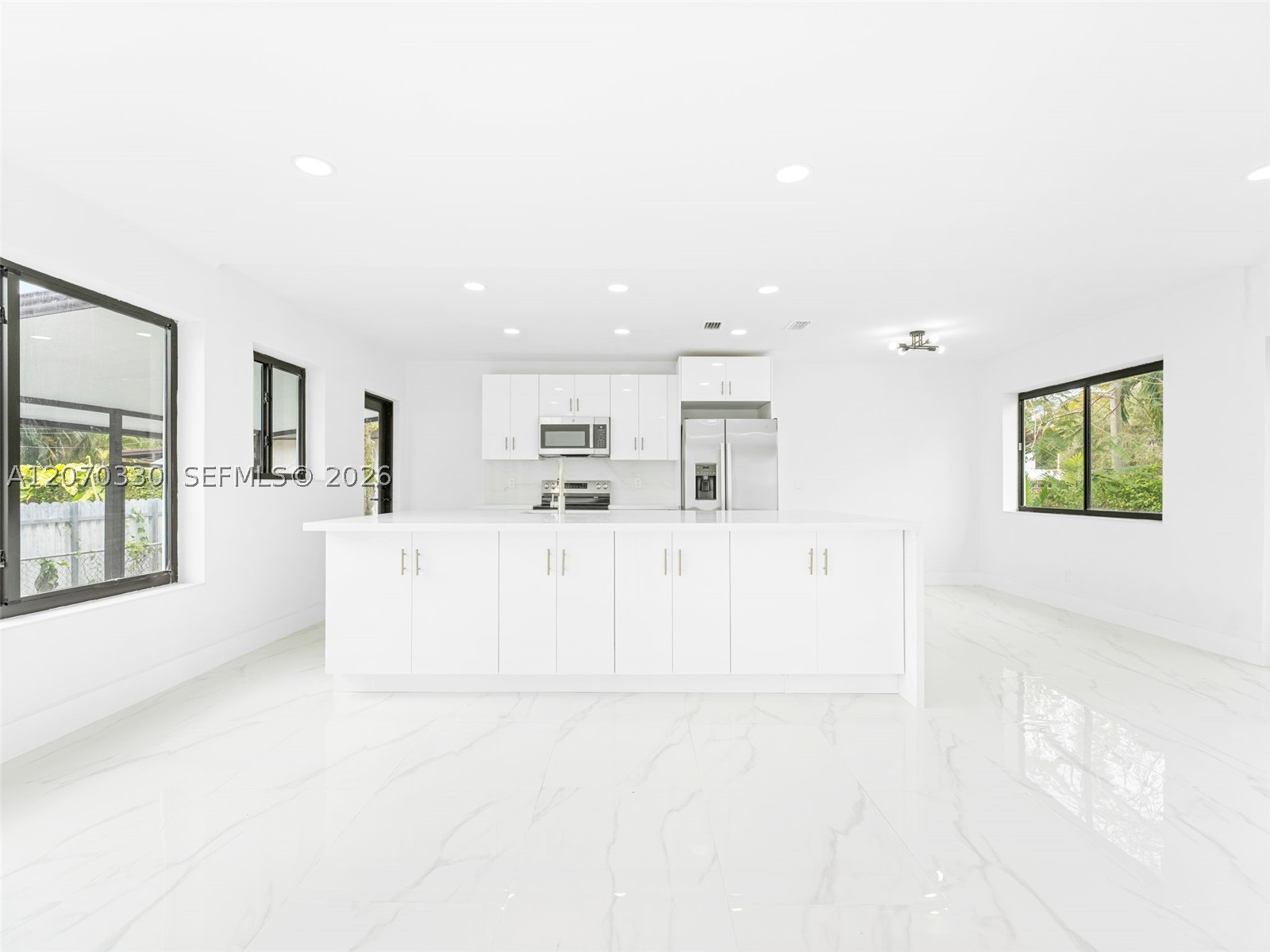 2500 SW 23rd Ter Miami, FL 33145