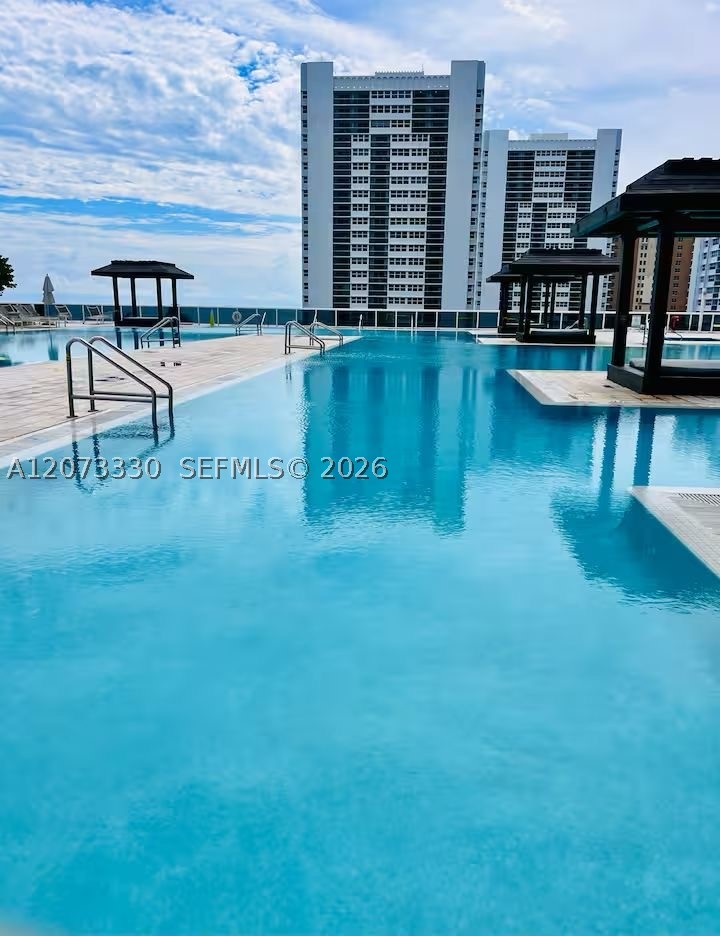 image Beach Club 118