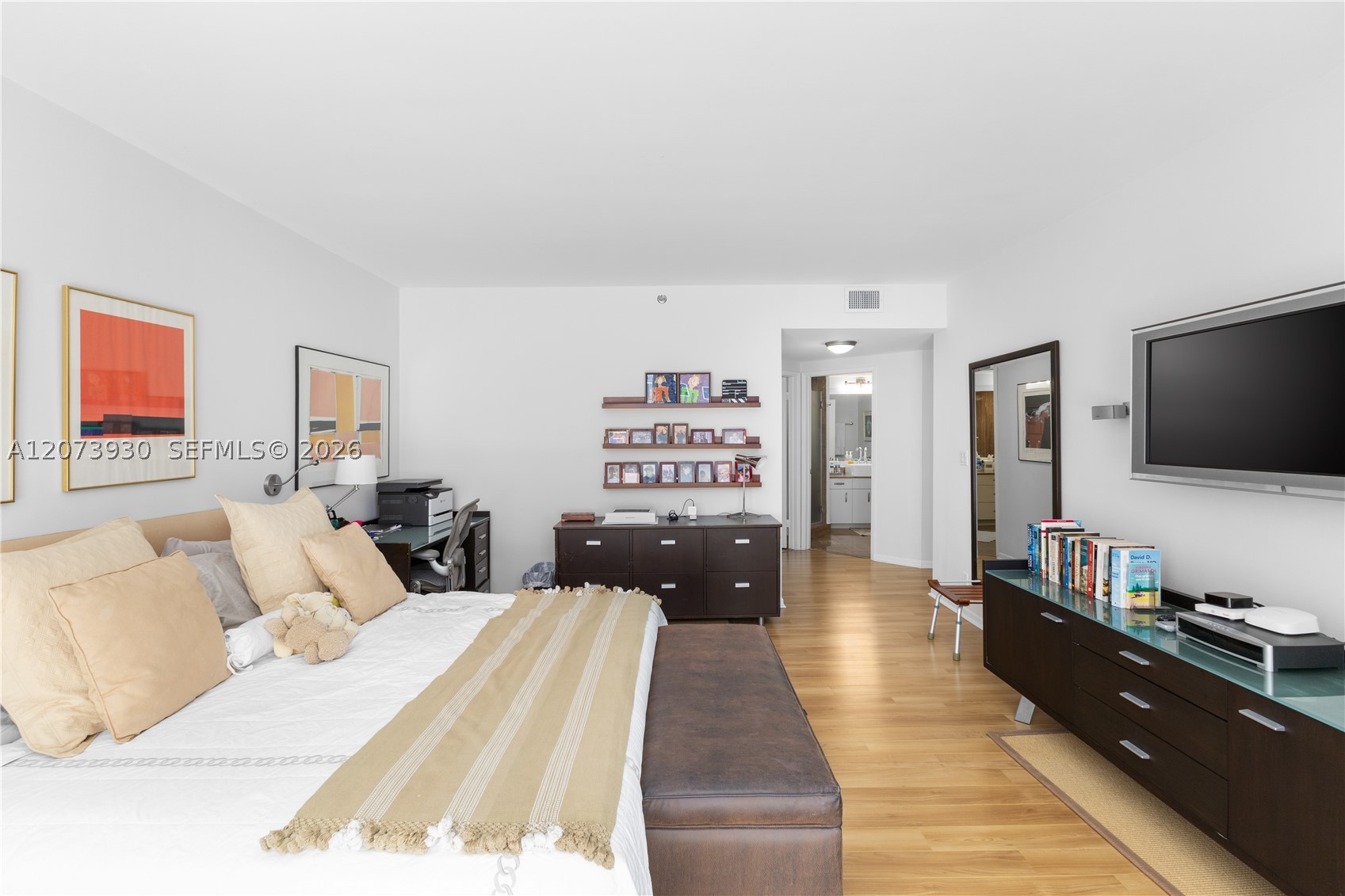 1581 Brickell Ave #1105 Miami, FL 33129