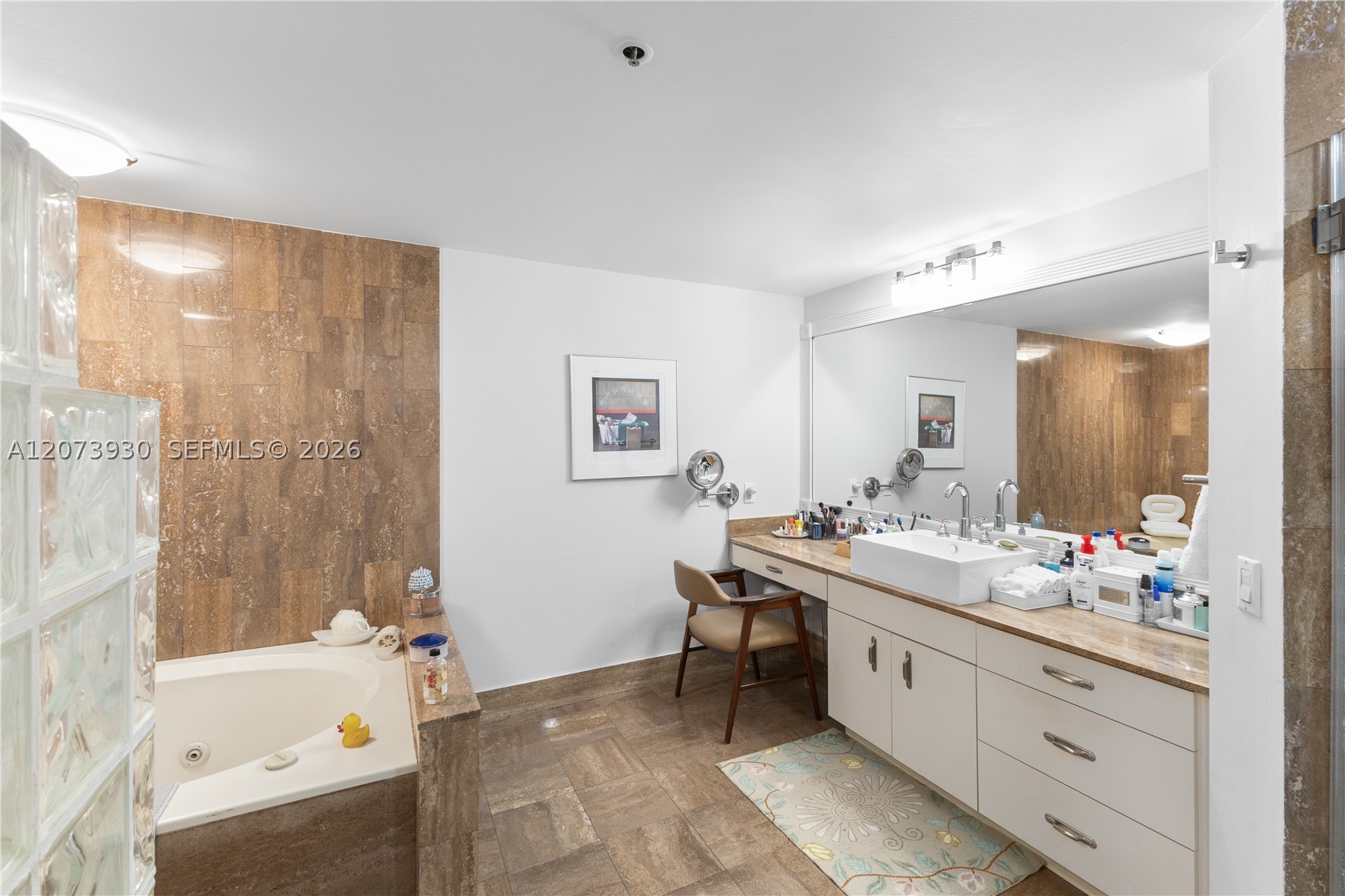 1581 Brickell Ave #1105 Miami, FL 33129