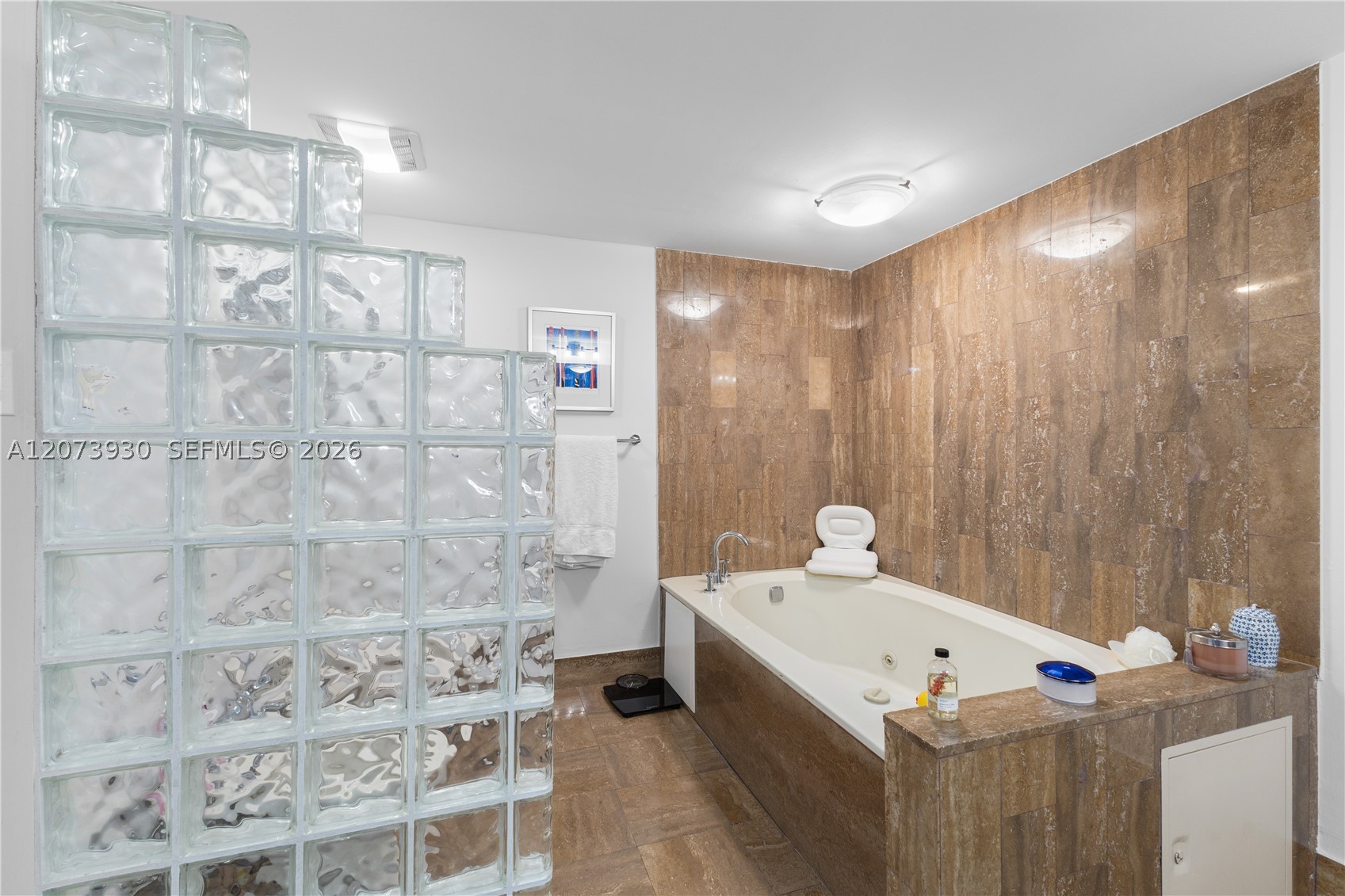 1581 Brickell Ave #1105 Miami, FL 33129