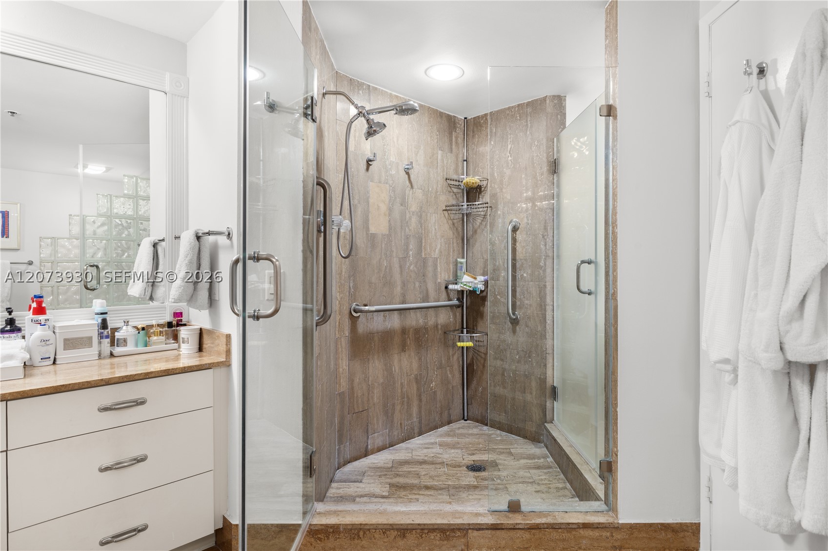 1581 Brickell Ave #1105 Miami, FL 33129