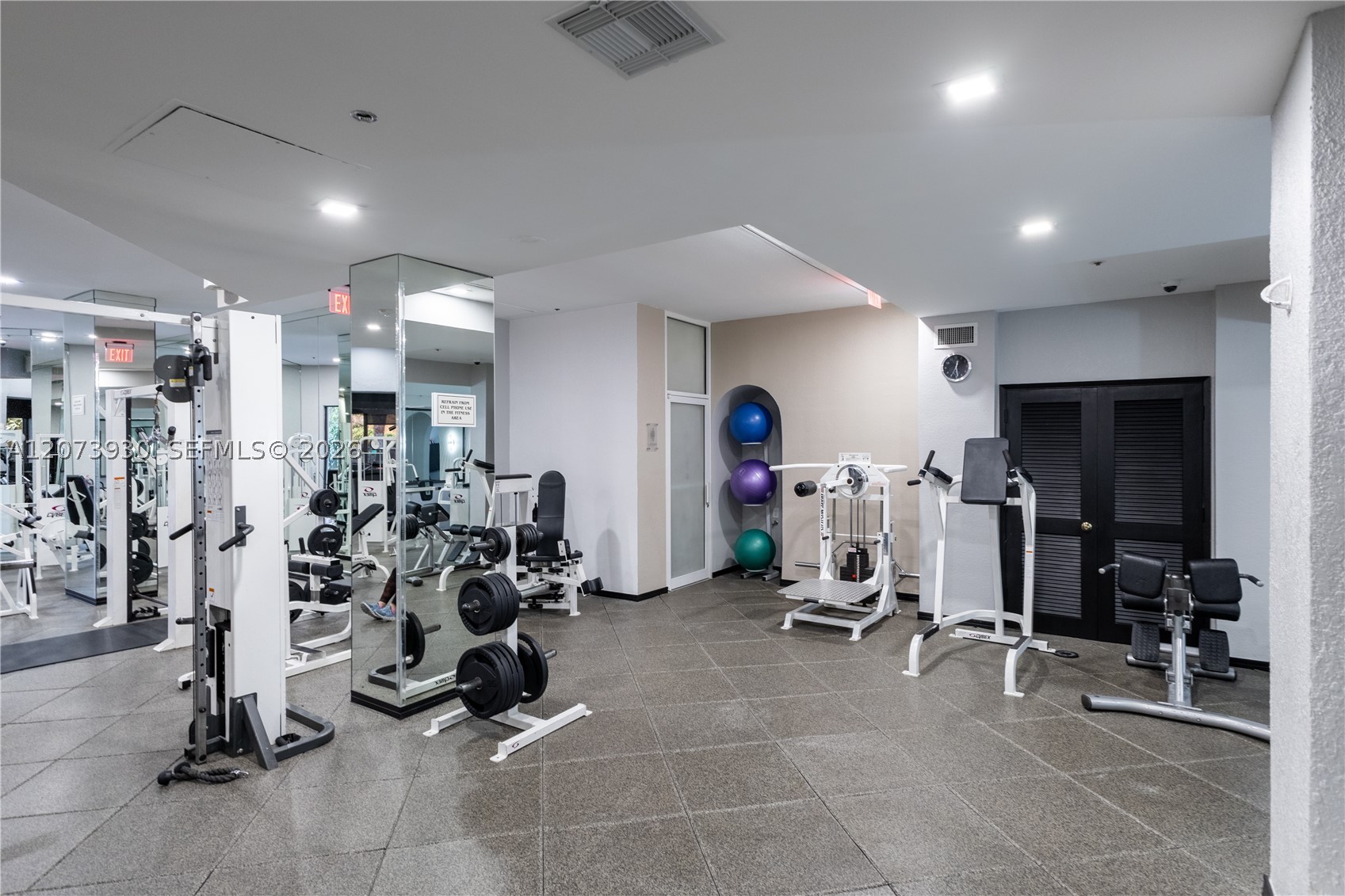 1581 Brickell Ave #1105 Miami, FL 33129