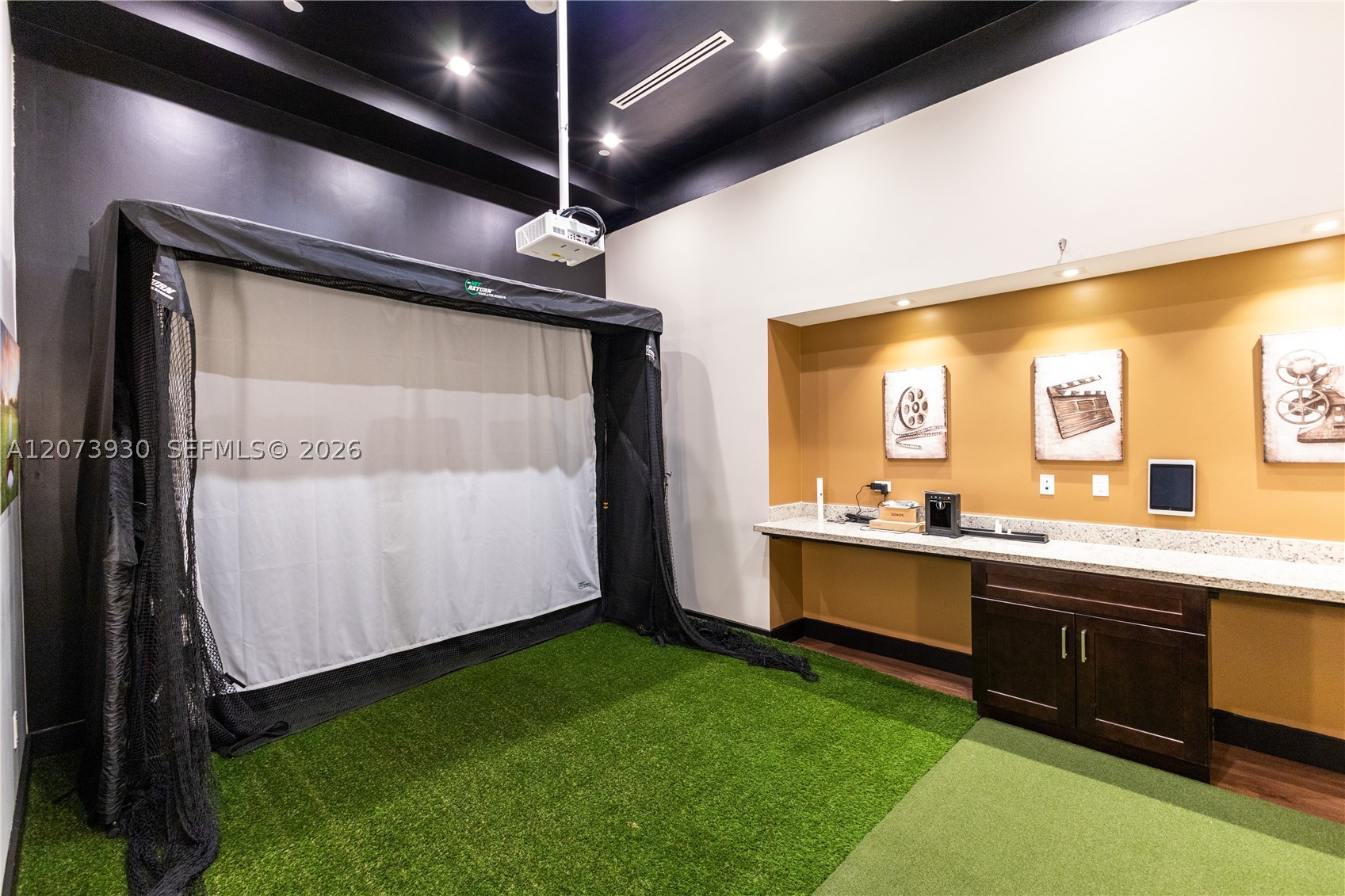 1581 Brickell Ave #1105 Miami, FL 33129