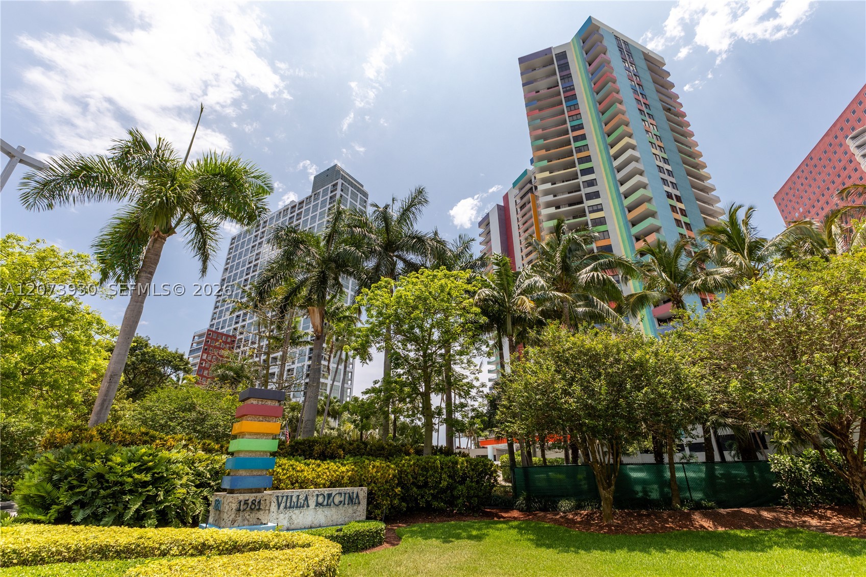 1581 Brickell Ave #1105 Miami, FL 33129