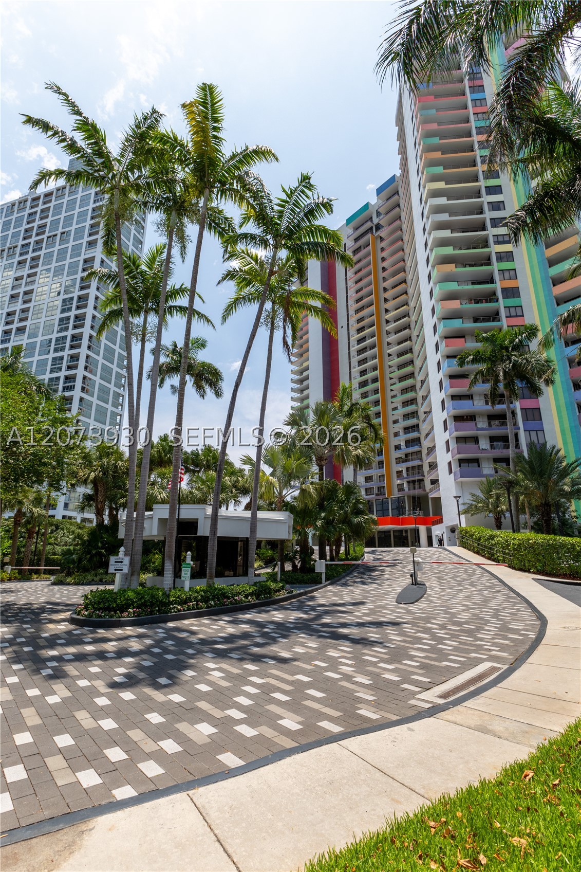 1581 Brickell Ave #1105 Miami, FL 33129