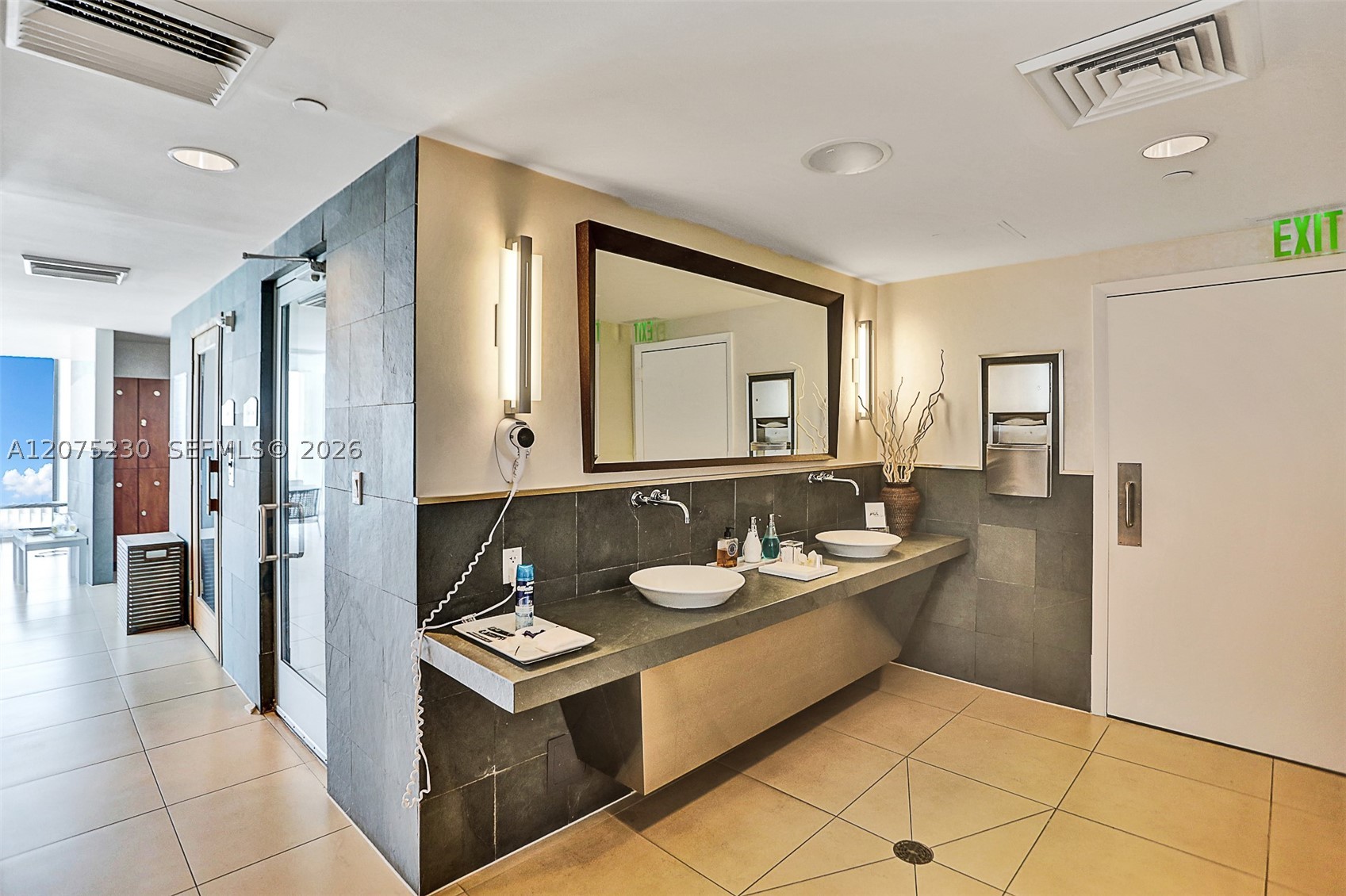 17001 Collins Ave #4102 Sunny Isles Beach, FL 33160