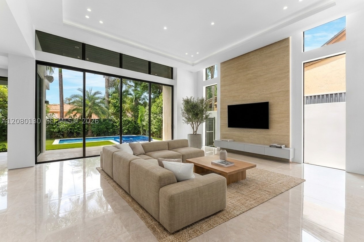 340 SW 20th Rd Miami, FL 33129