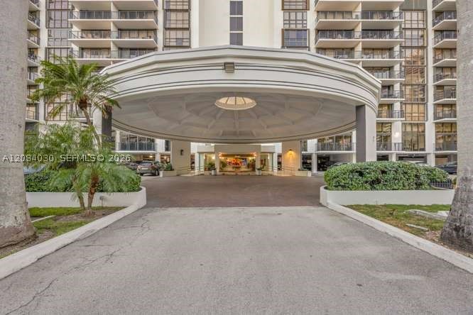 1450 Brickell Bay Dr #511