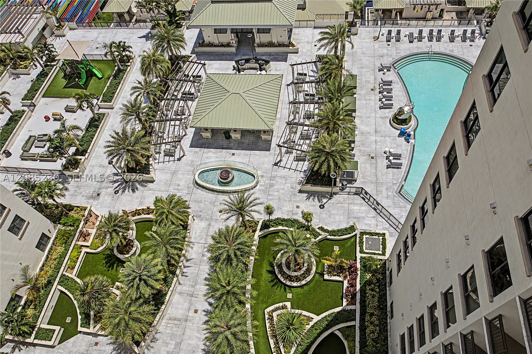 image Nine at Mary Brickell Village12