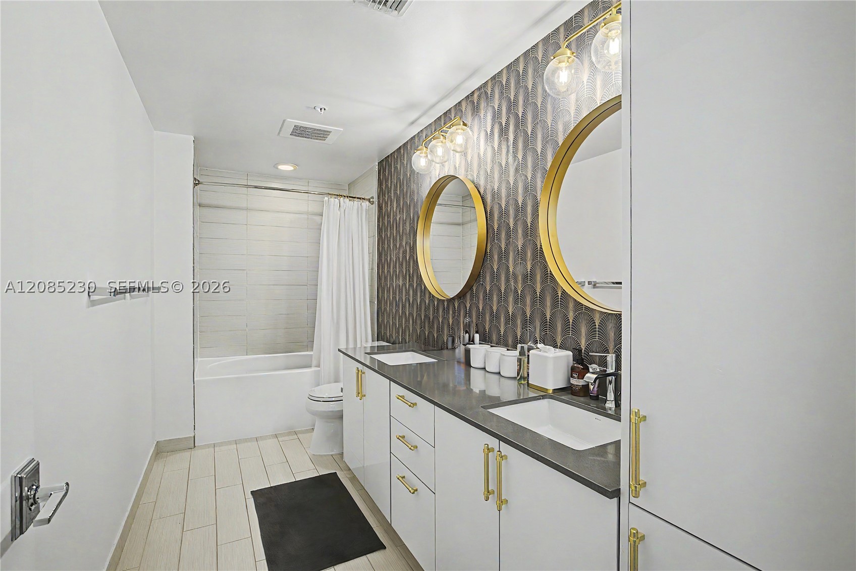 image Nine at Mary Brickell Village15