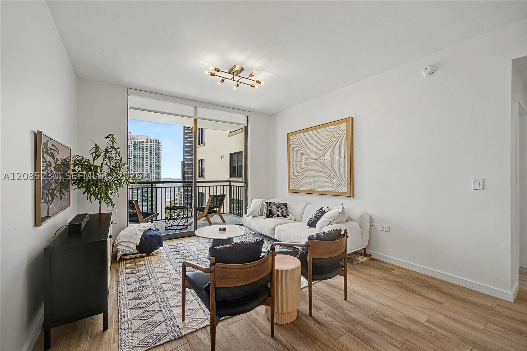 image Nine at Mary Brickell Village8