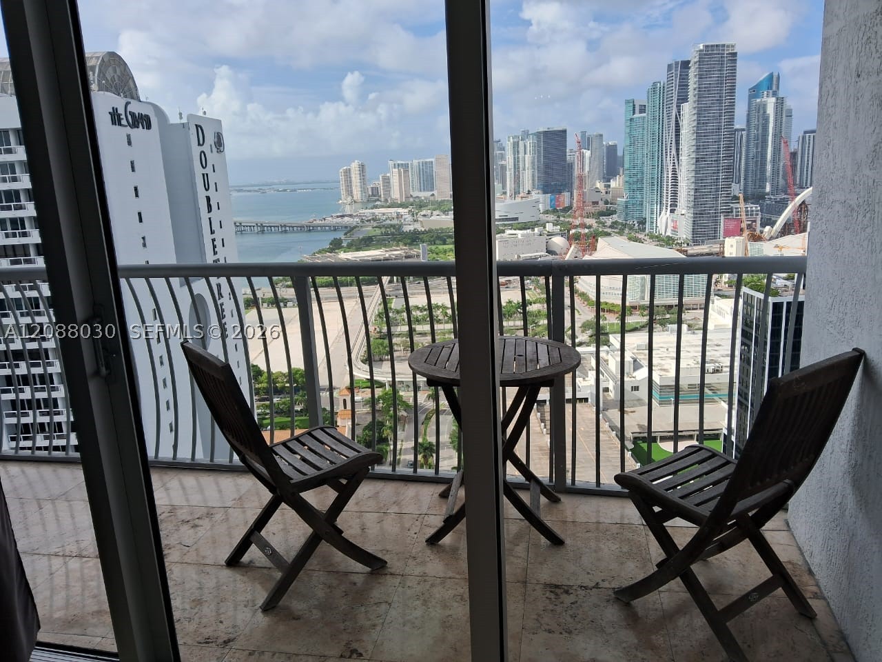 1750 N Bayshore Dr #3710