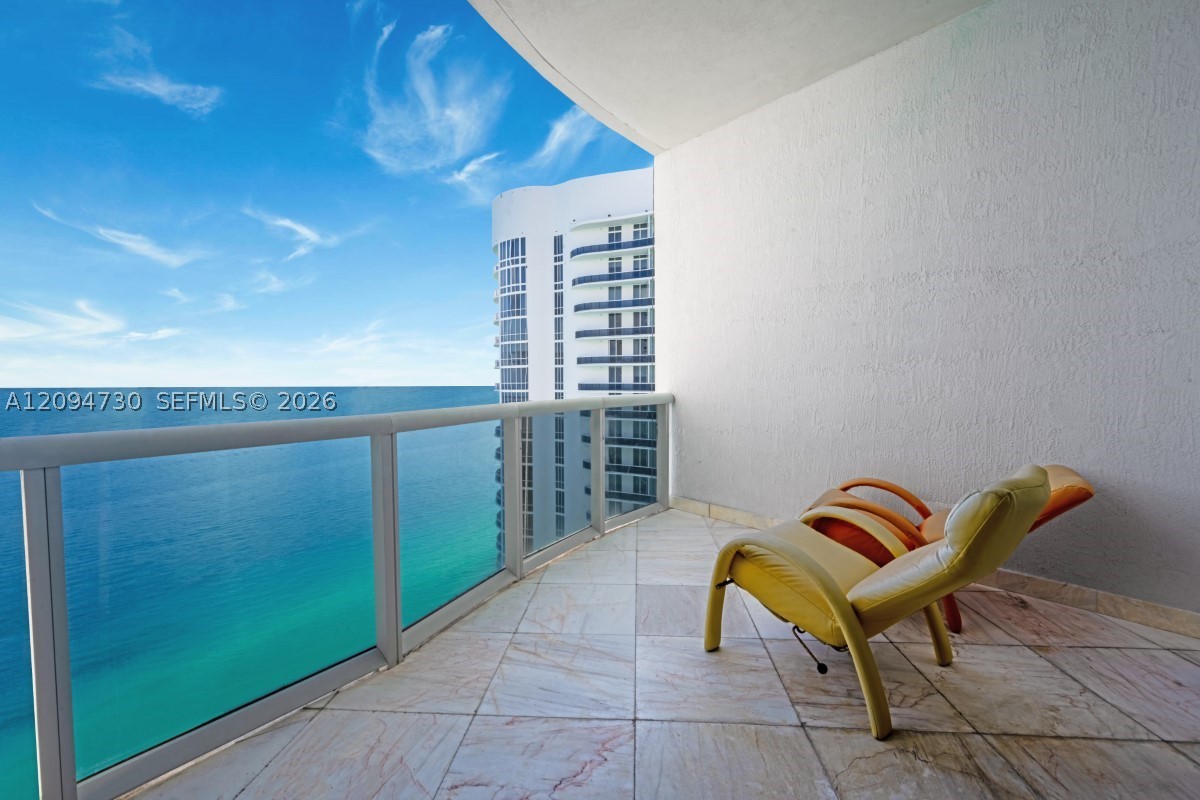 16001 Collins Ave #3806