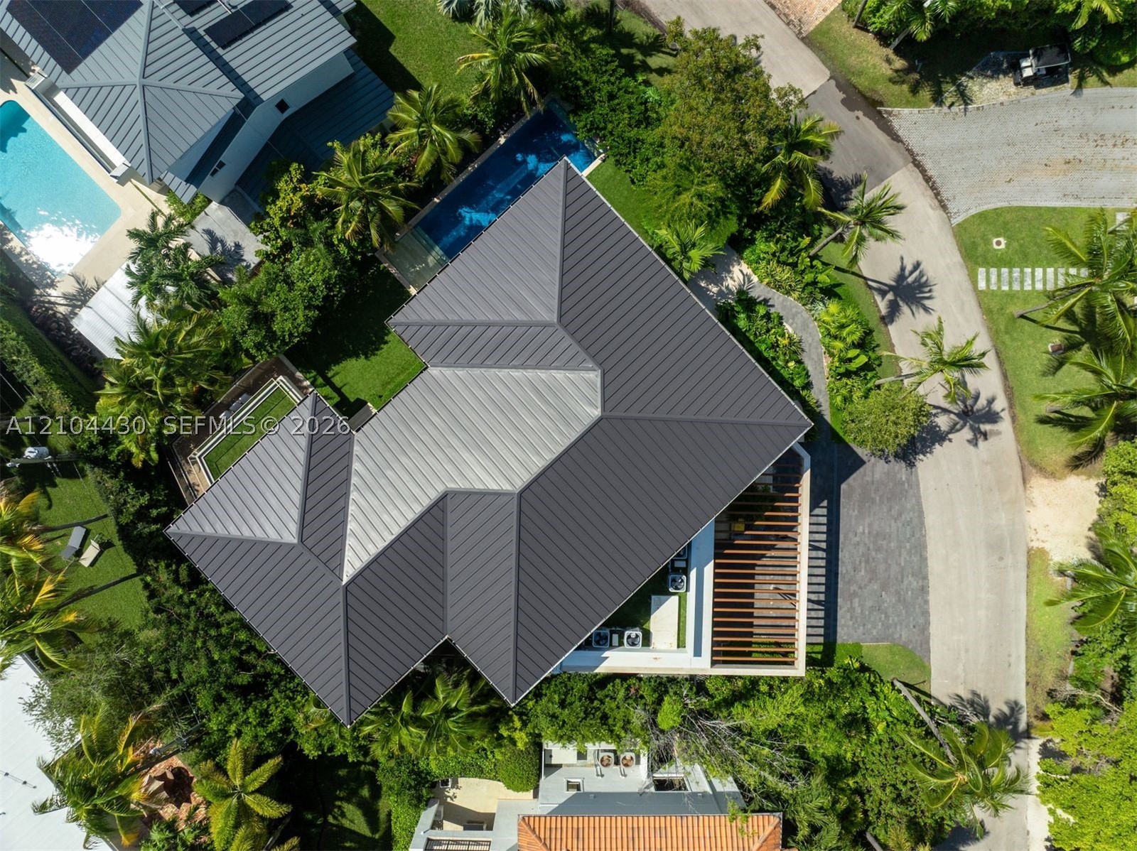 360 Harbor Ln Key Biscayne, FL 33149