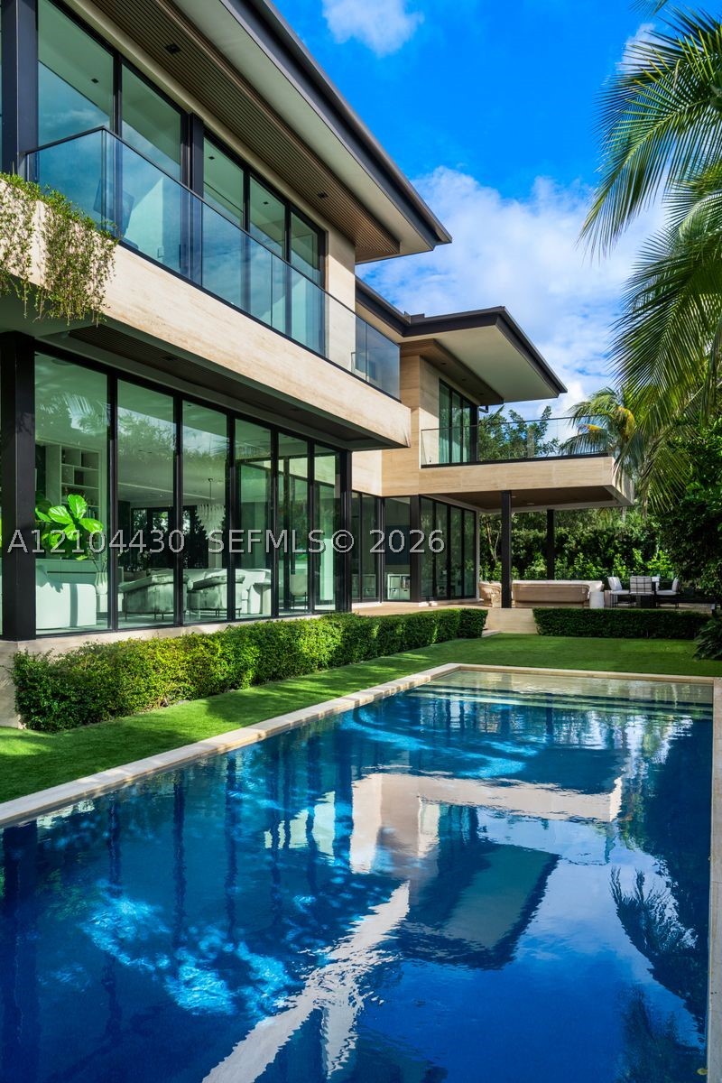360 Harbor Ln Key Biscayne, FL 33149