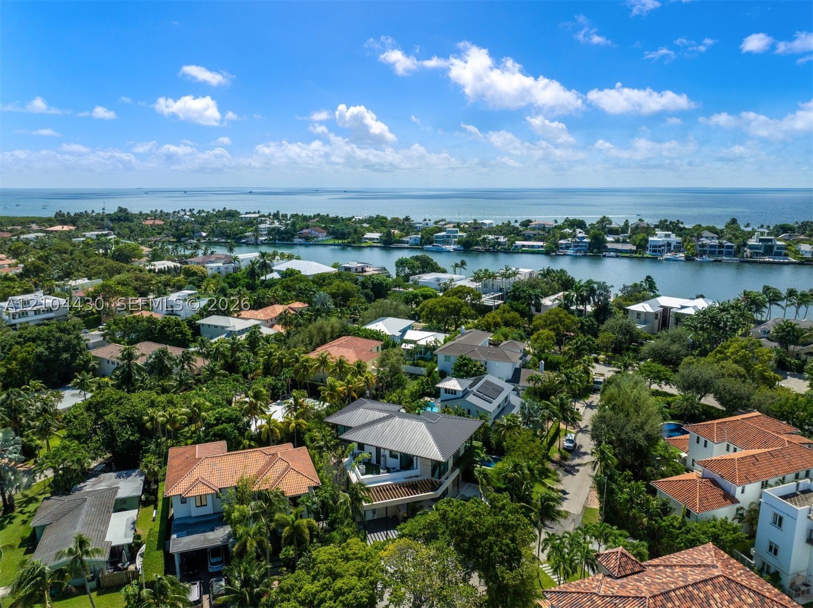 360 Harbor Ln Key Biscayne, FL 33149