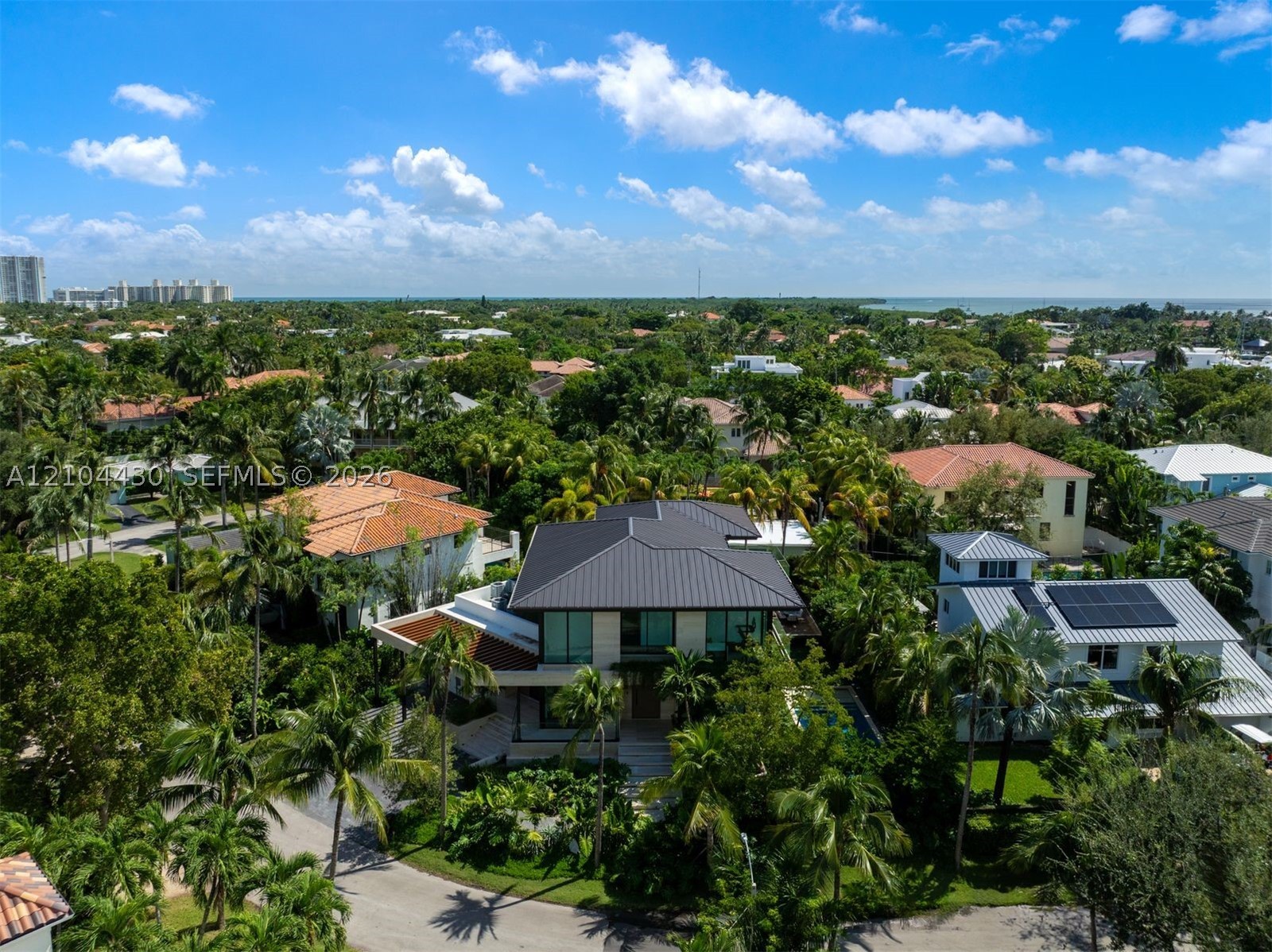 360 Harbor Ln Key Biscayne, FL 33149