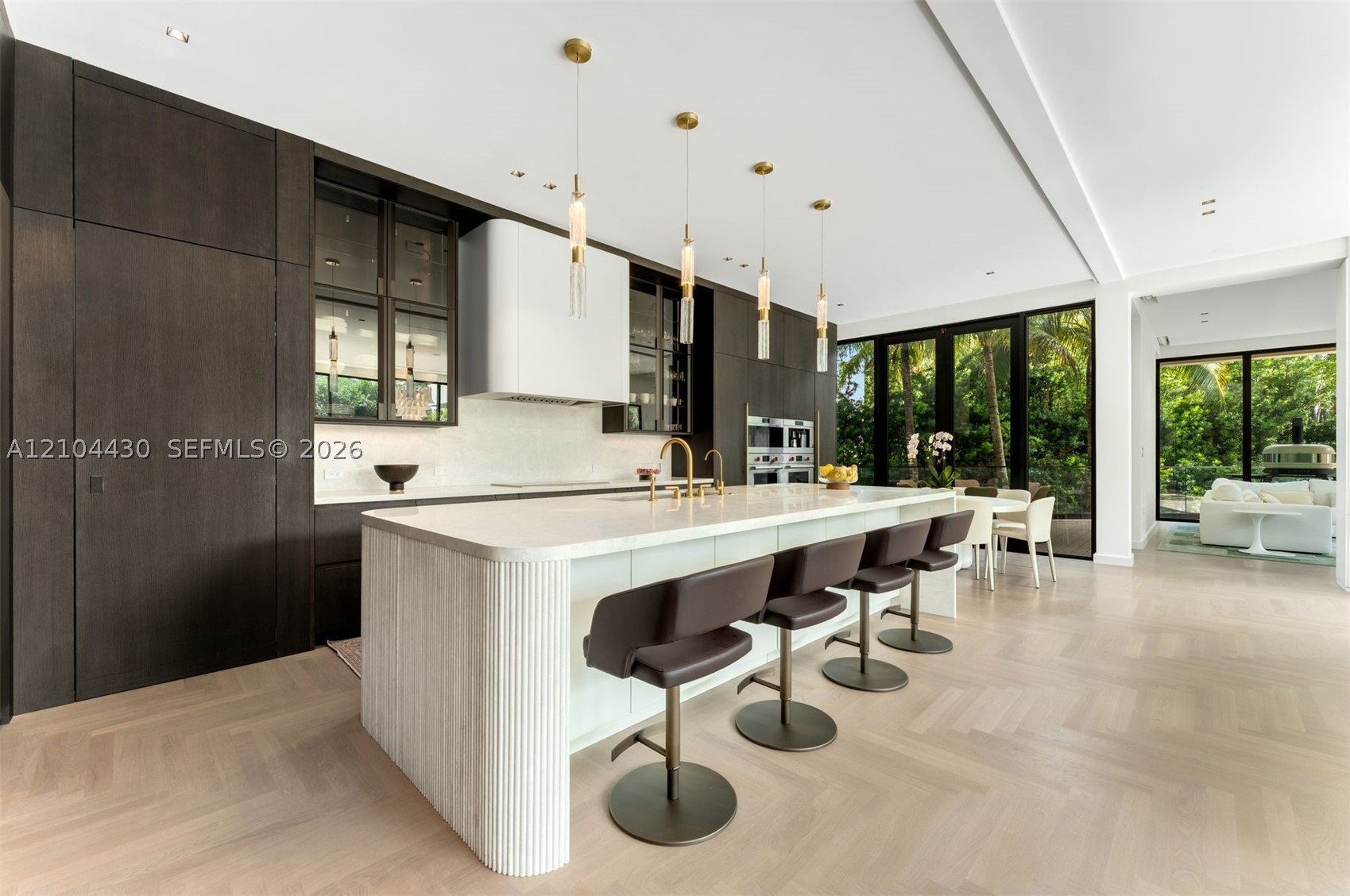 360 Harbor Ln Key Biscayne, FL 33149