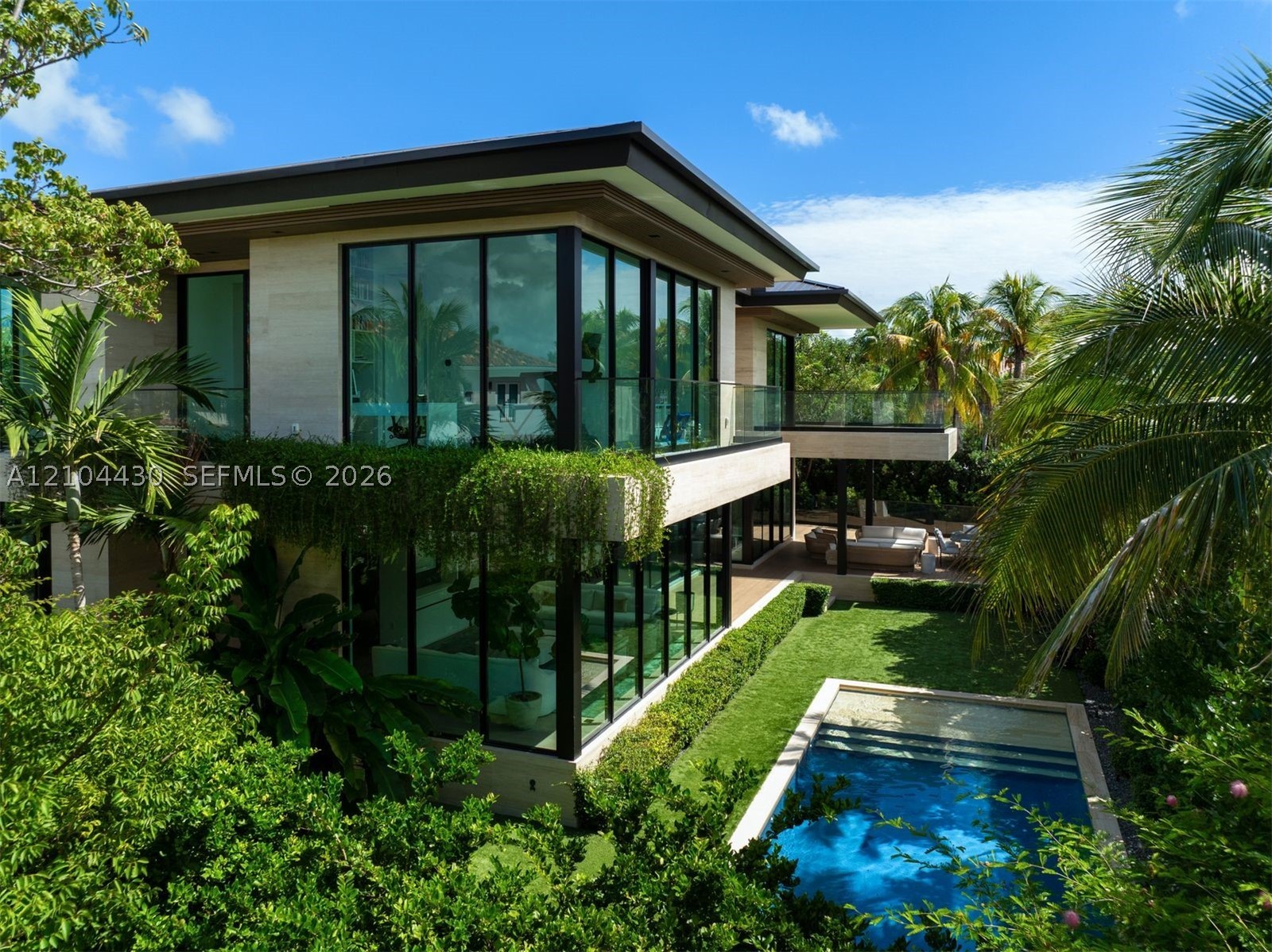 360 Harbor Ln Key Biscayne, FL 33149