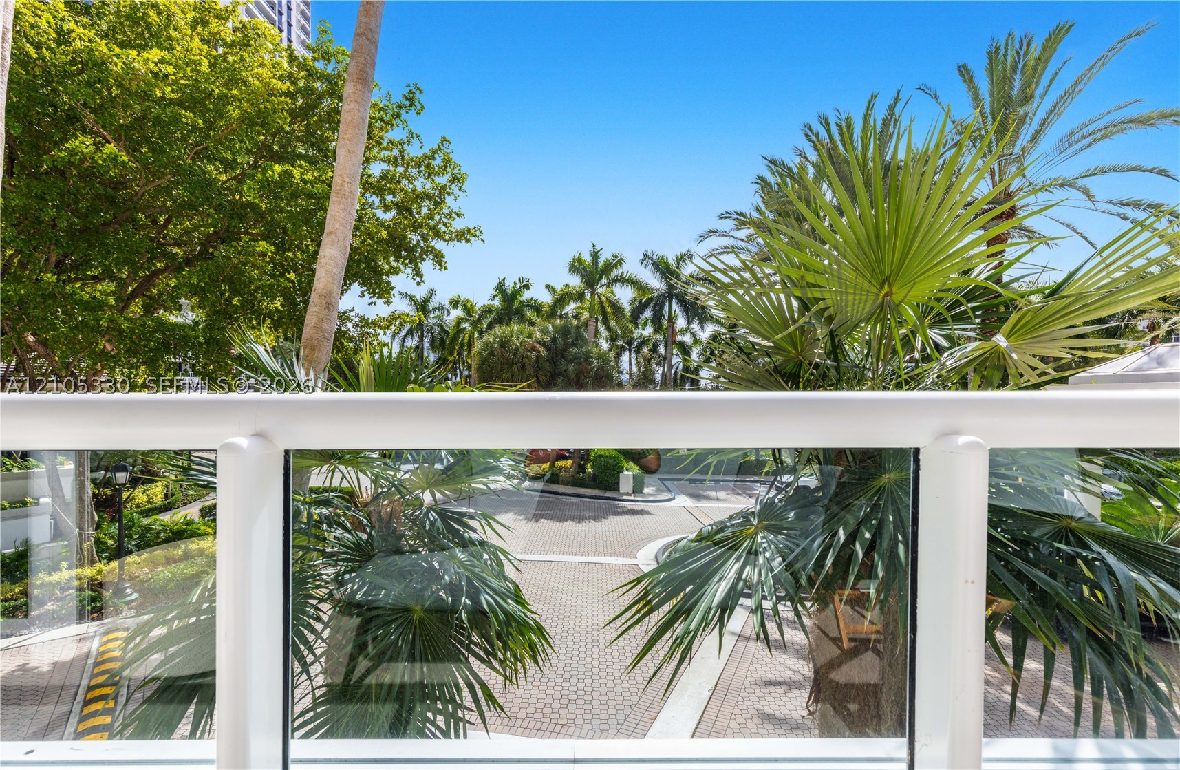 21205 Yacht Clb Dr #304 Aventura, FL 33180