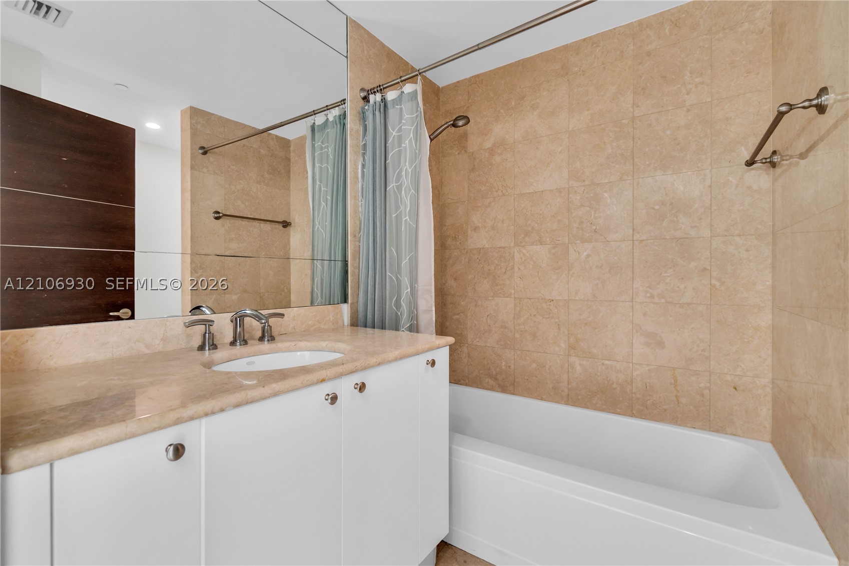 901 Brickell Key Blvd #1103 Miami, FL 33131
