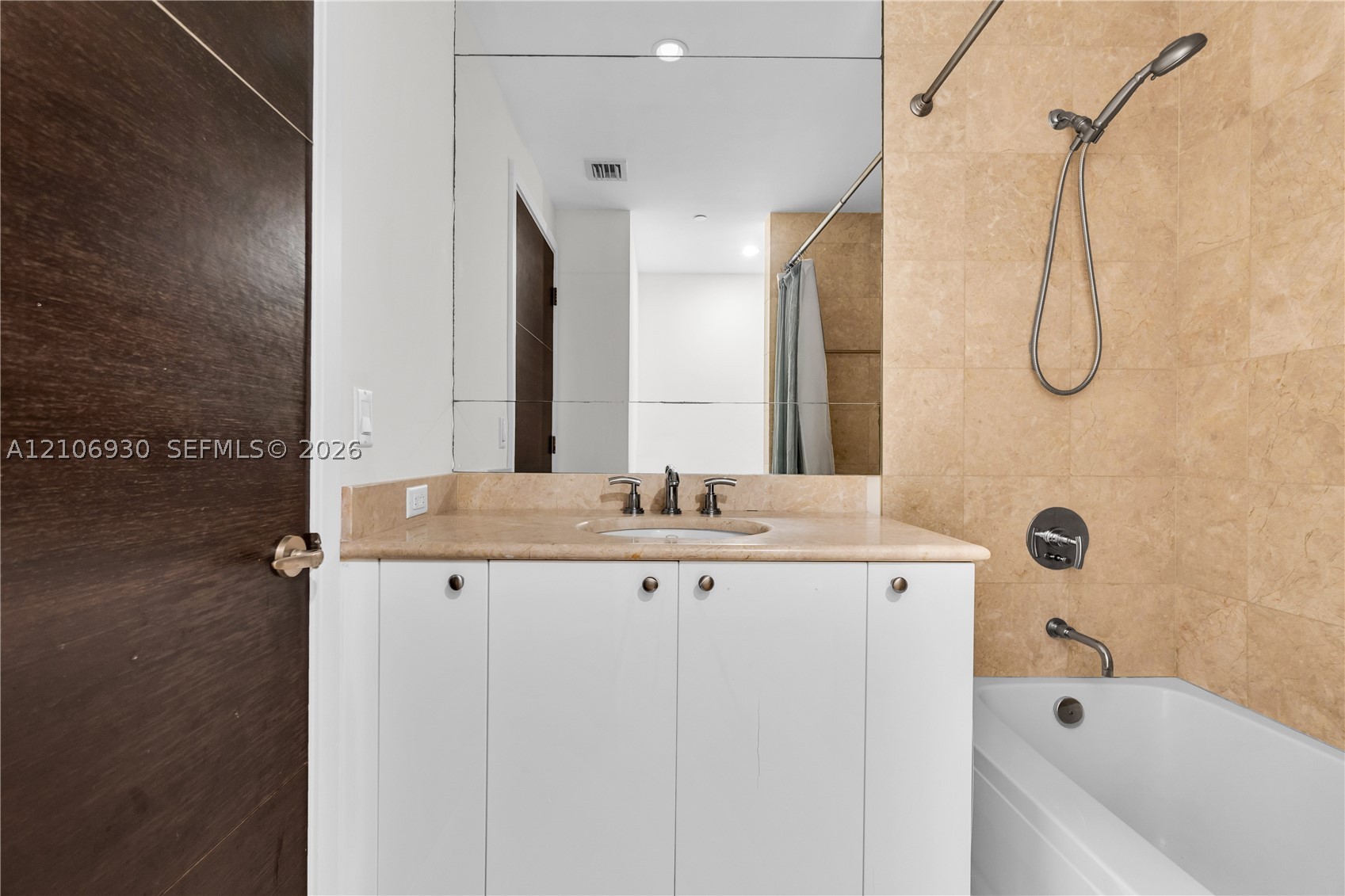 901 Brickell Key Blvd #1103 Miami, FL 33131