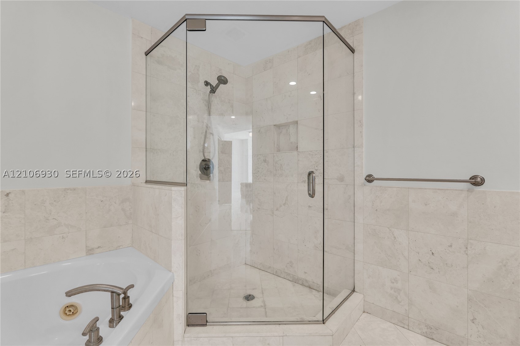 901 Brickell Key Blvd #1103 Miami, FL 33131