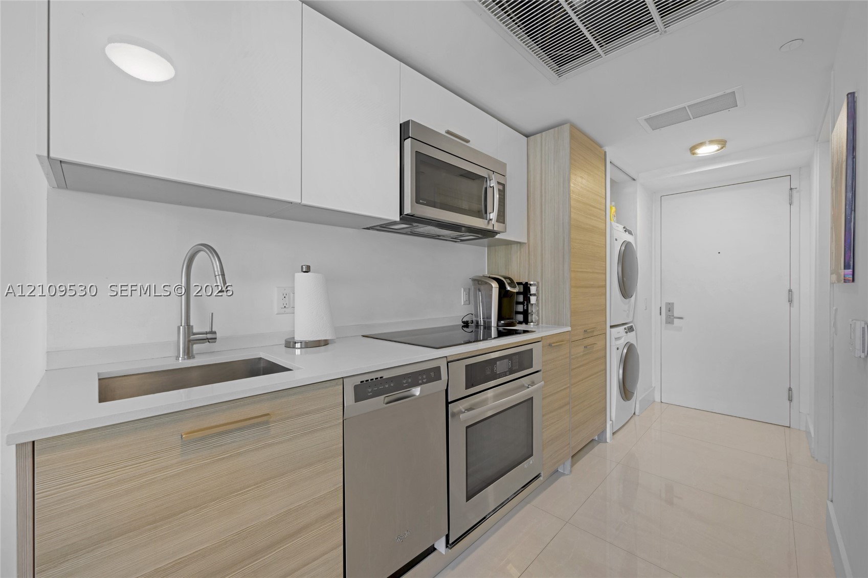 1300 Brickell Bay Dr #1600 Miami, FL 33131