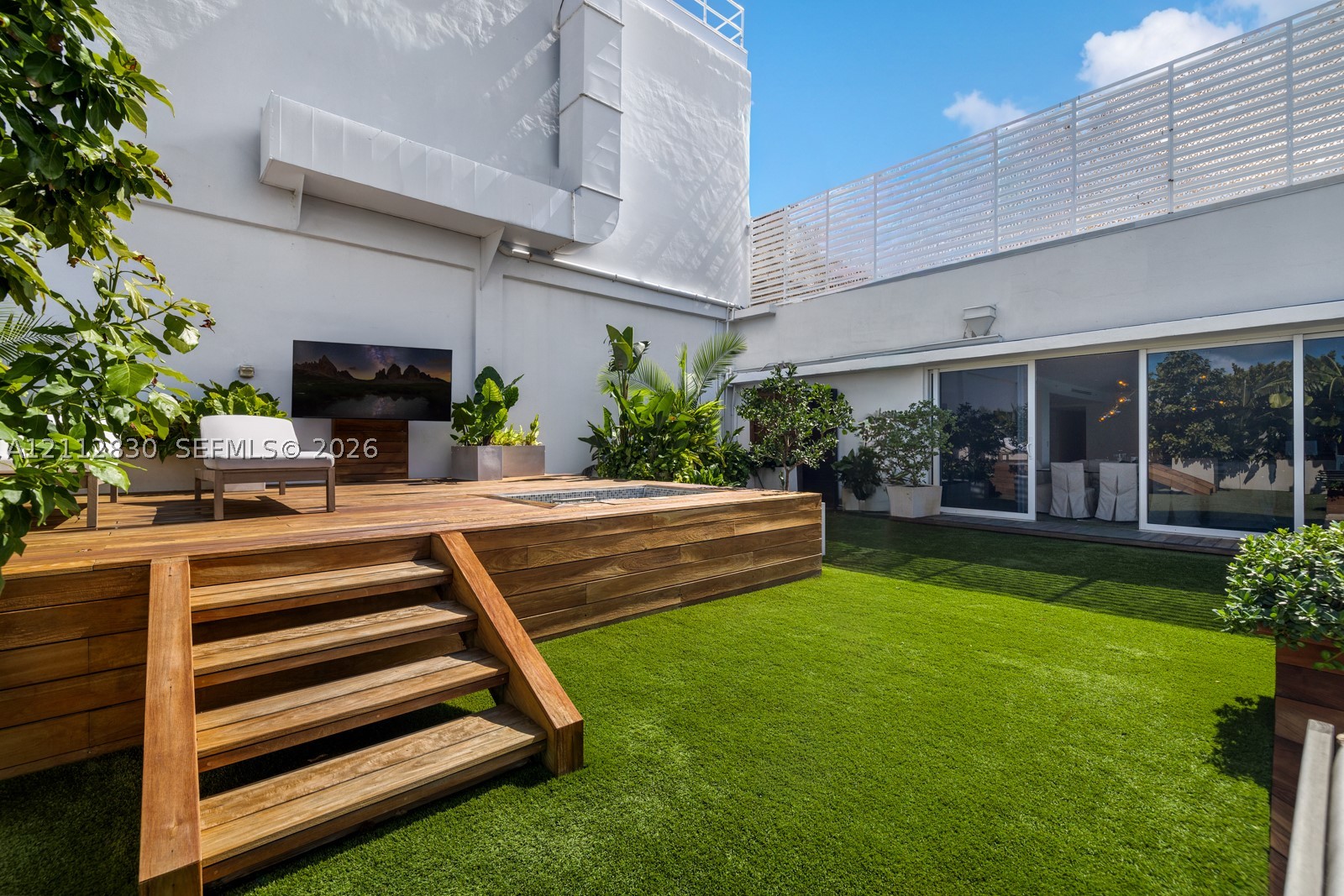 102 24th St #PH1717 Miami Beach, FL 33139