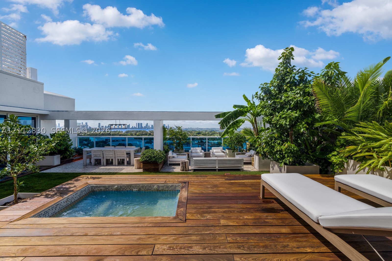 102 24th St #PH1717 Miami Beach, FL 33139