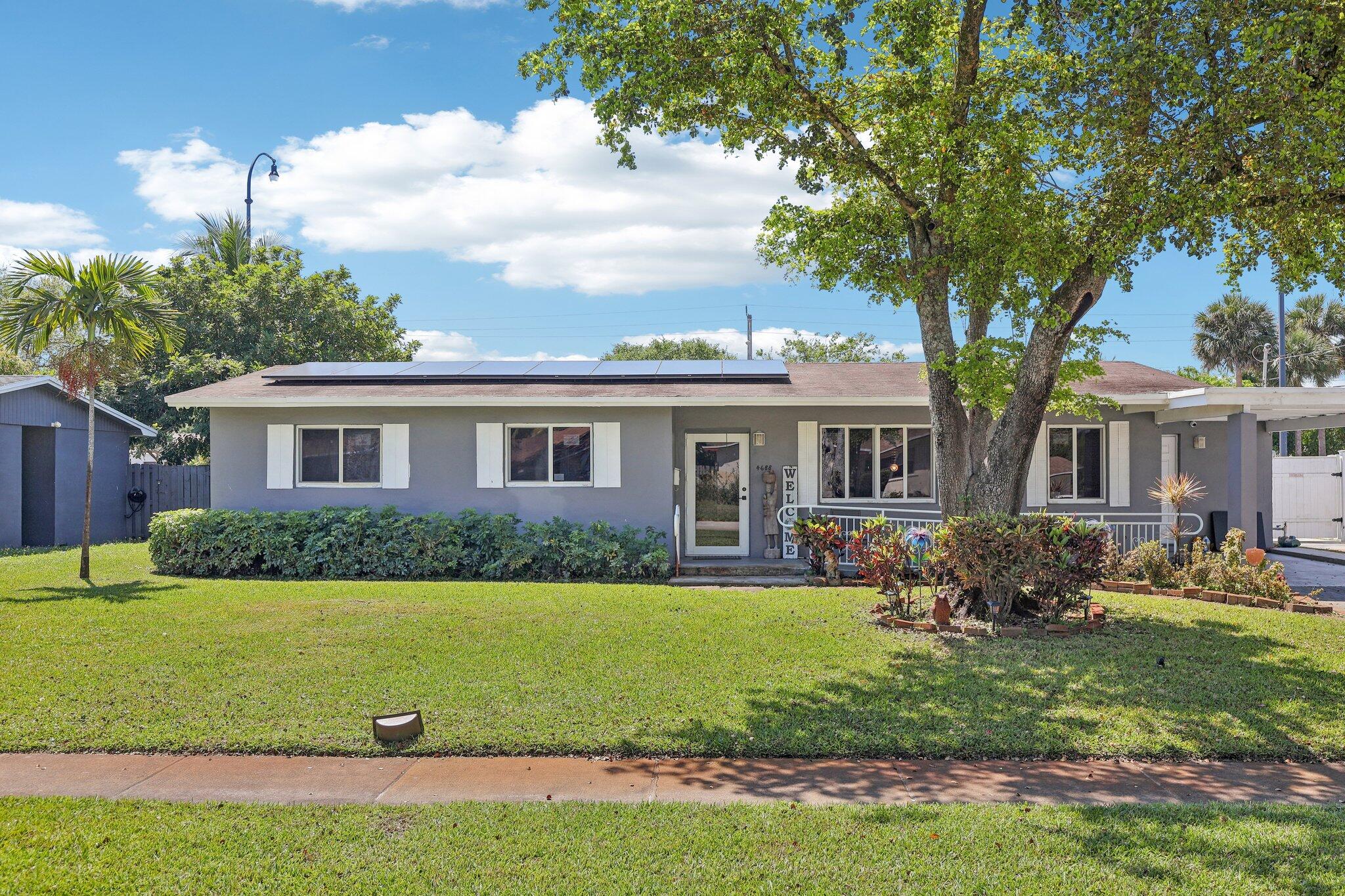 4688 NW 1st Plantation, FL 33317