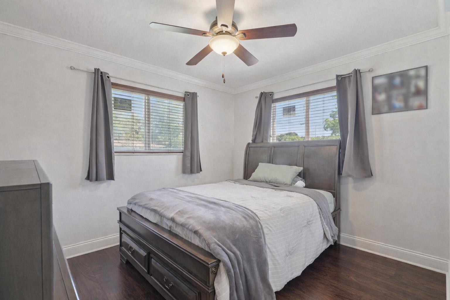 4688 NW 1st Plantation, FL 33317