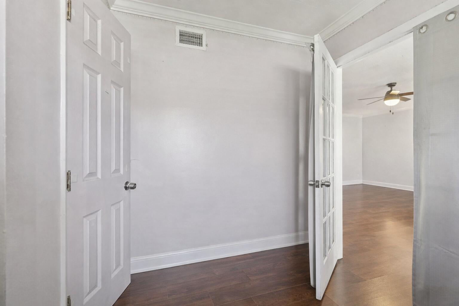 4688 NW 1st Plantation, FL 33317