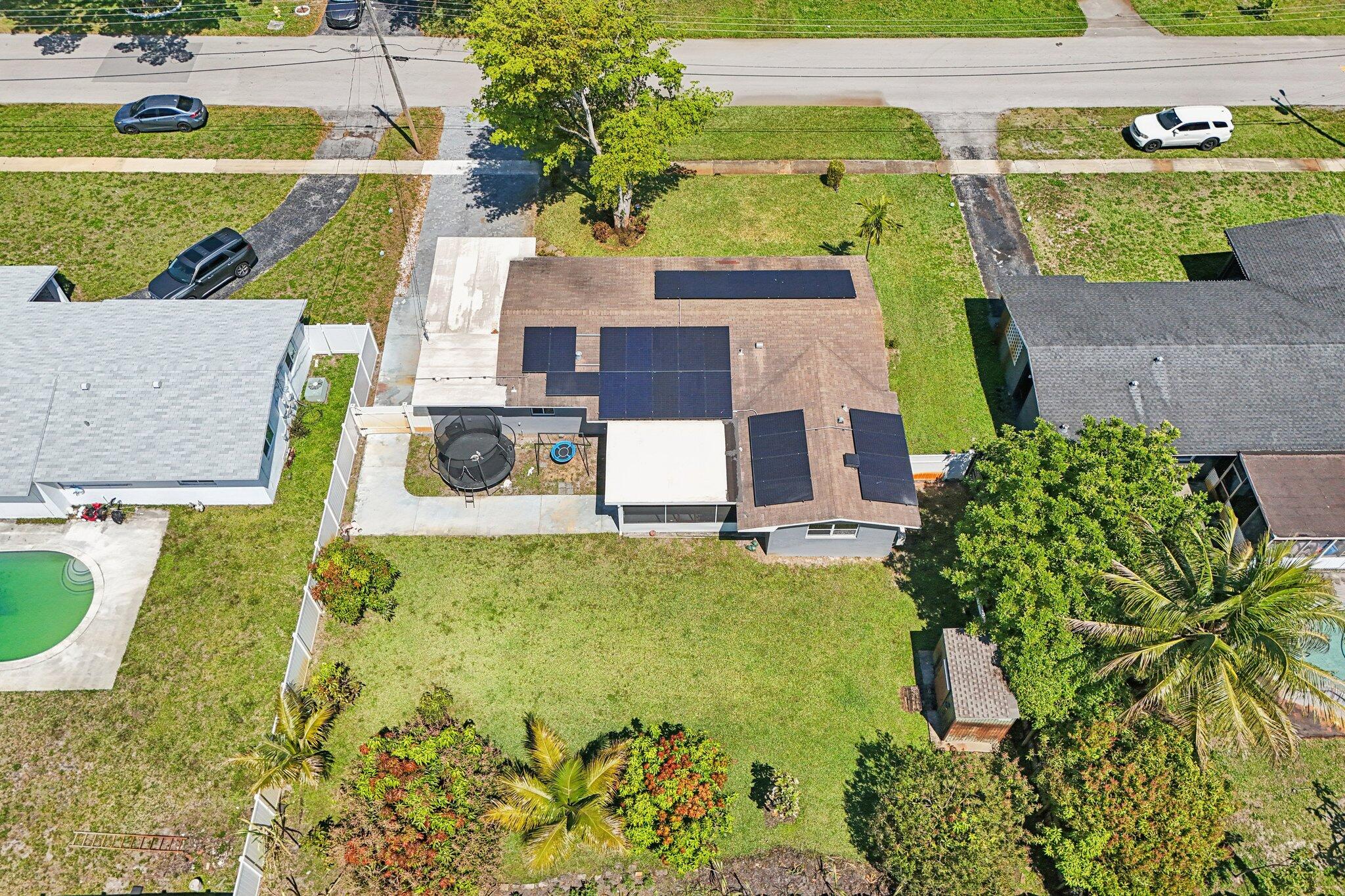 4688 NW 1st Plantation, FL 33317