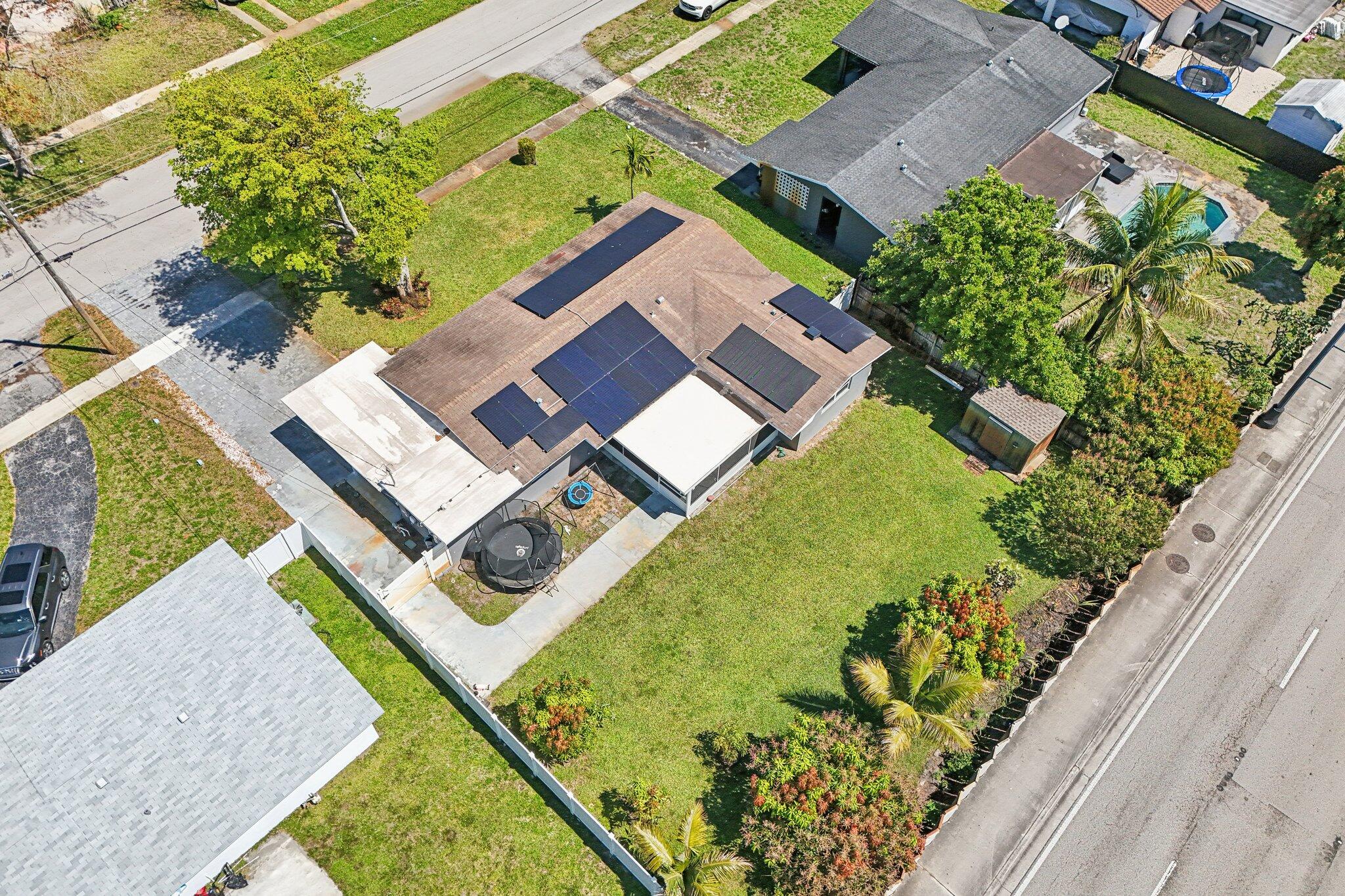 4688 NW 1st Plantation, FL 33317