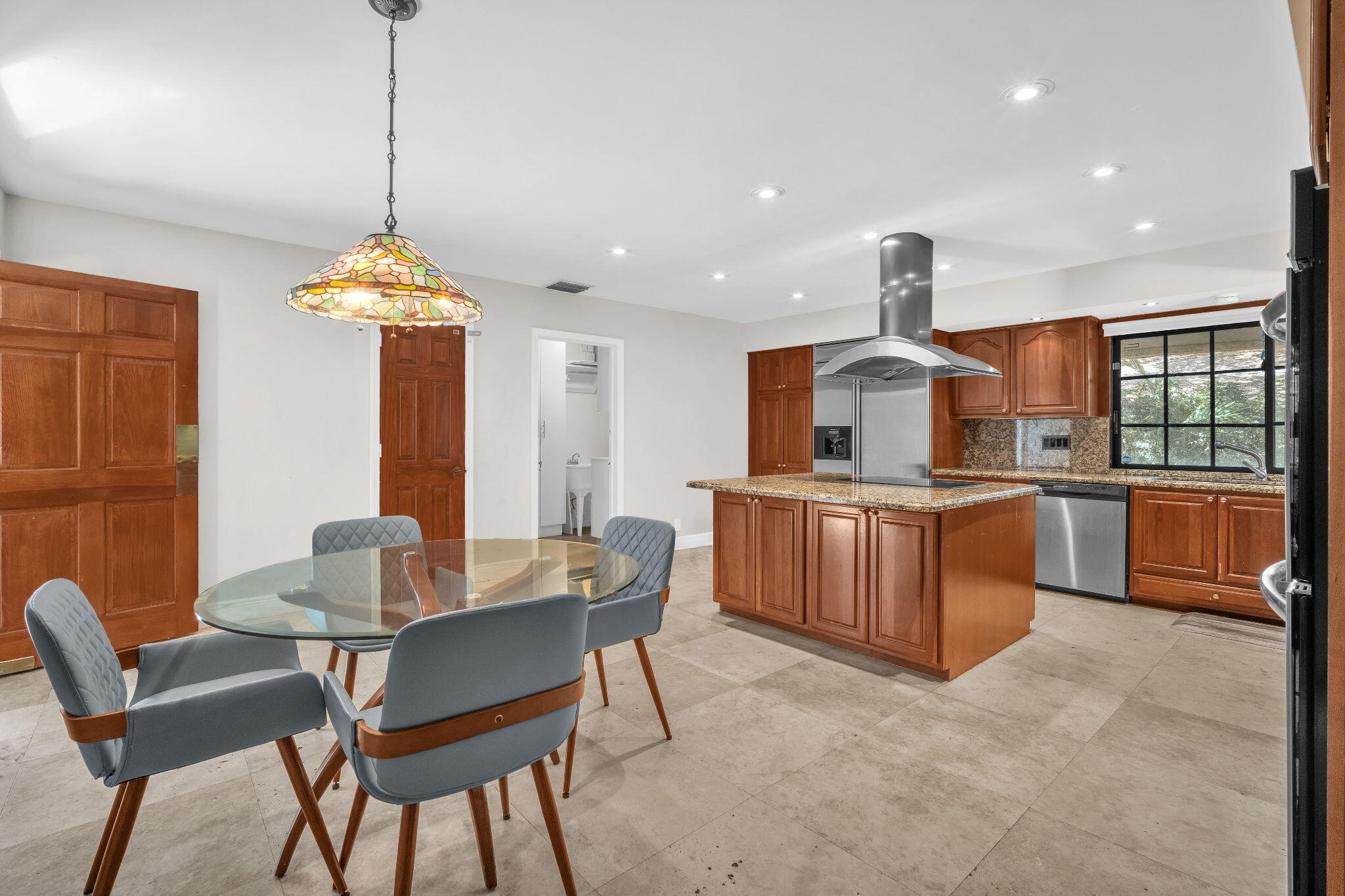 5820 SW 37th Fort Lauderdale, FL 33312