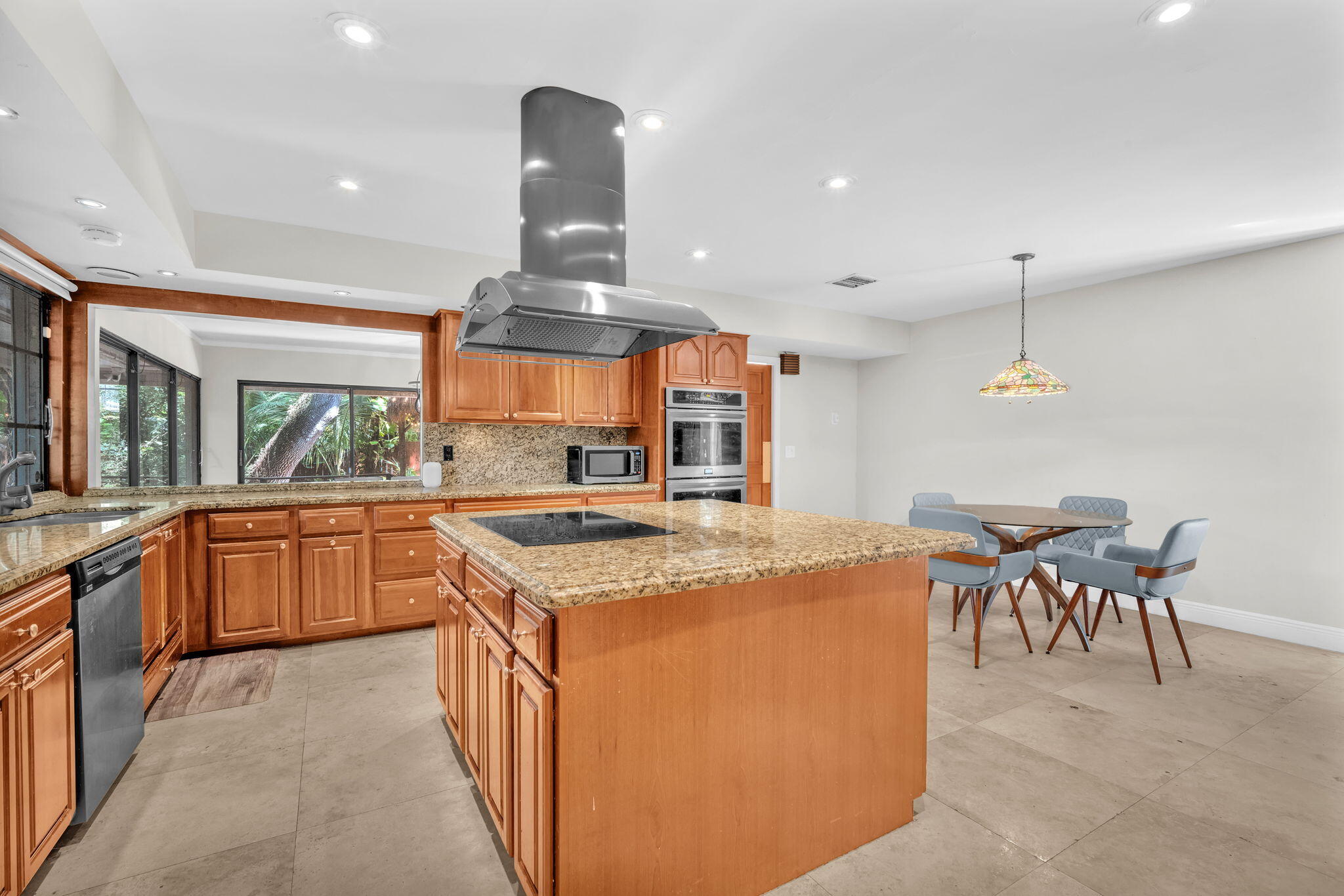 5820 SW 37th Fort Lauderdale, FL 33312