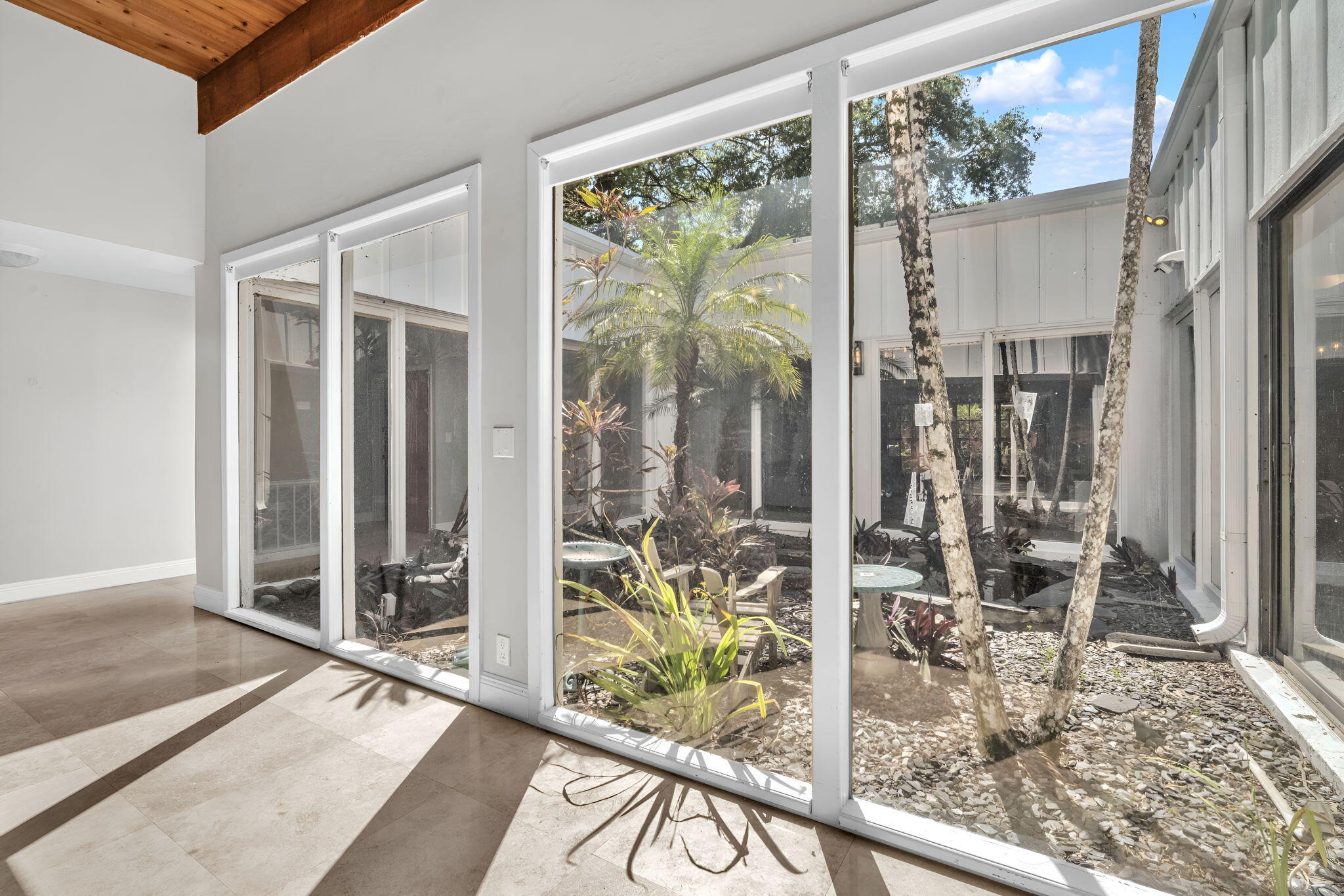 5820 SW 37th Fort Lauderdale, FL 33312