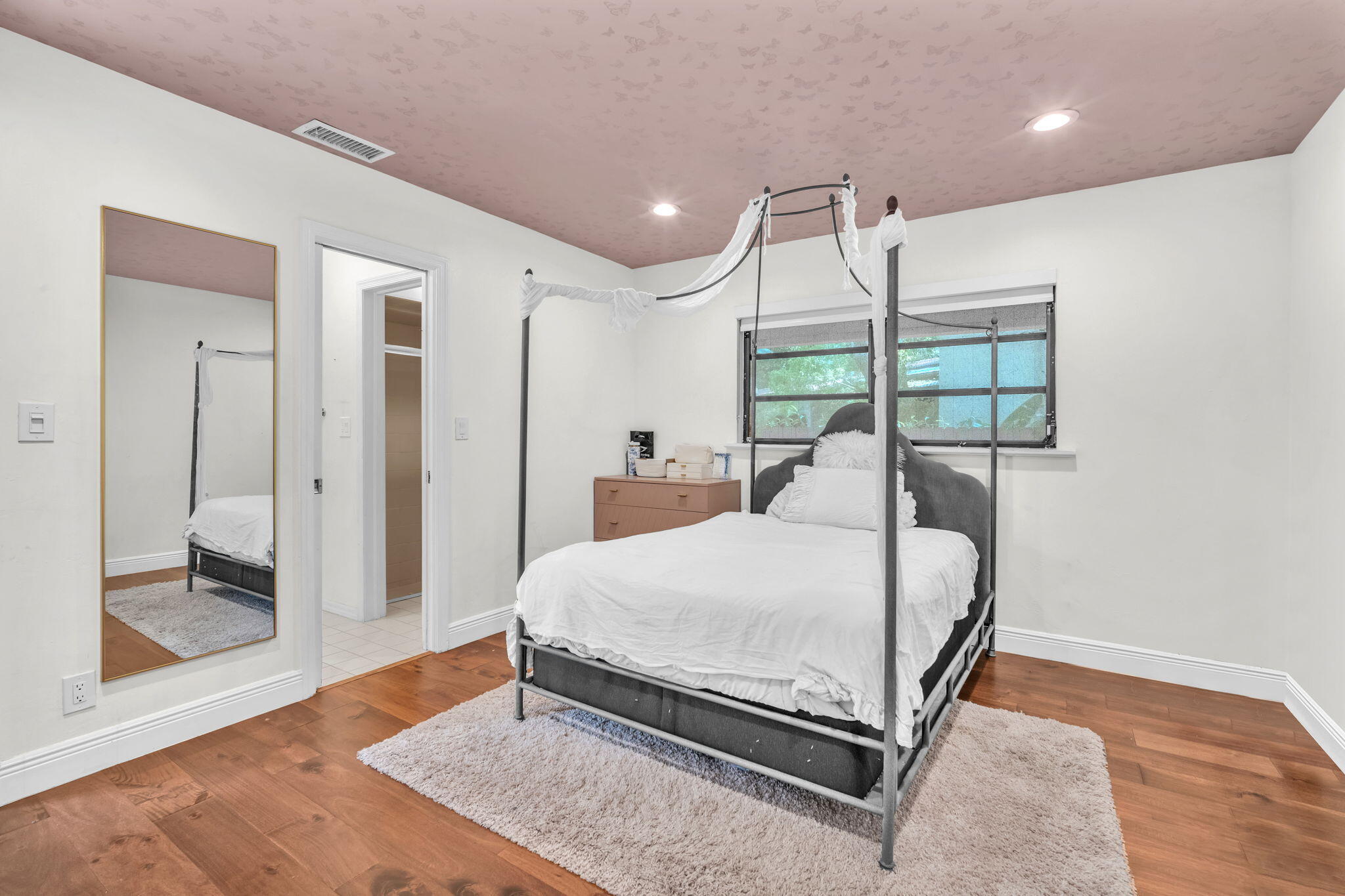 5820 SW 37th Fort Lauderdale, FL 33312