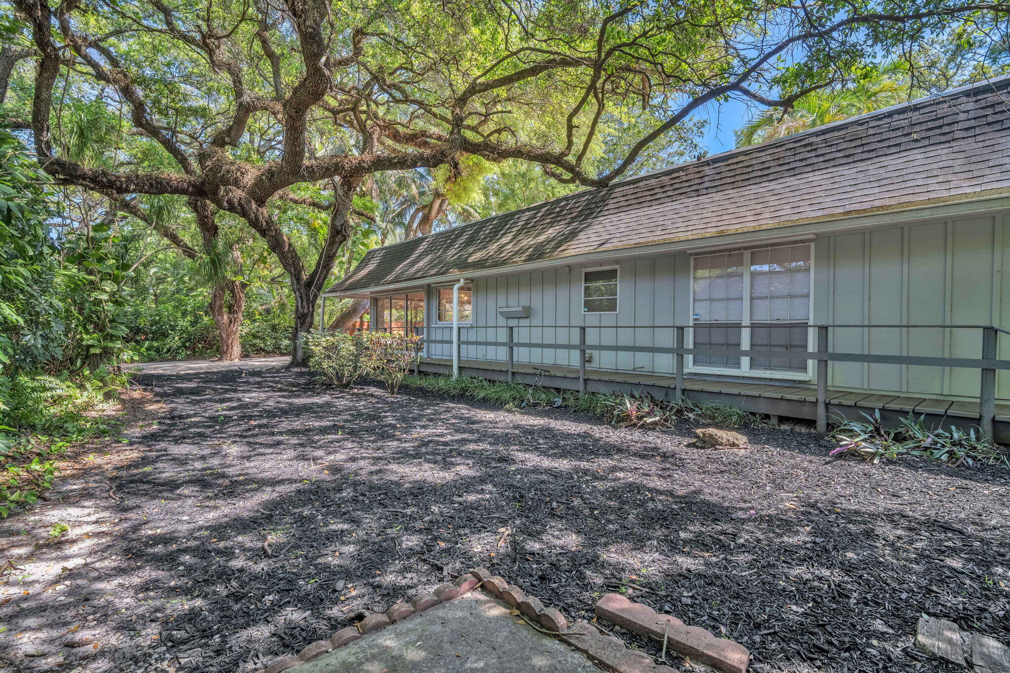 5820 SW 37th Fort Lauderdale, FL 33312