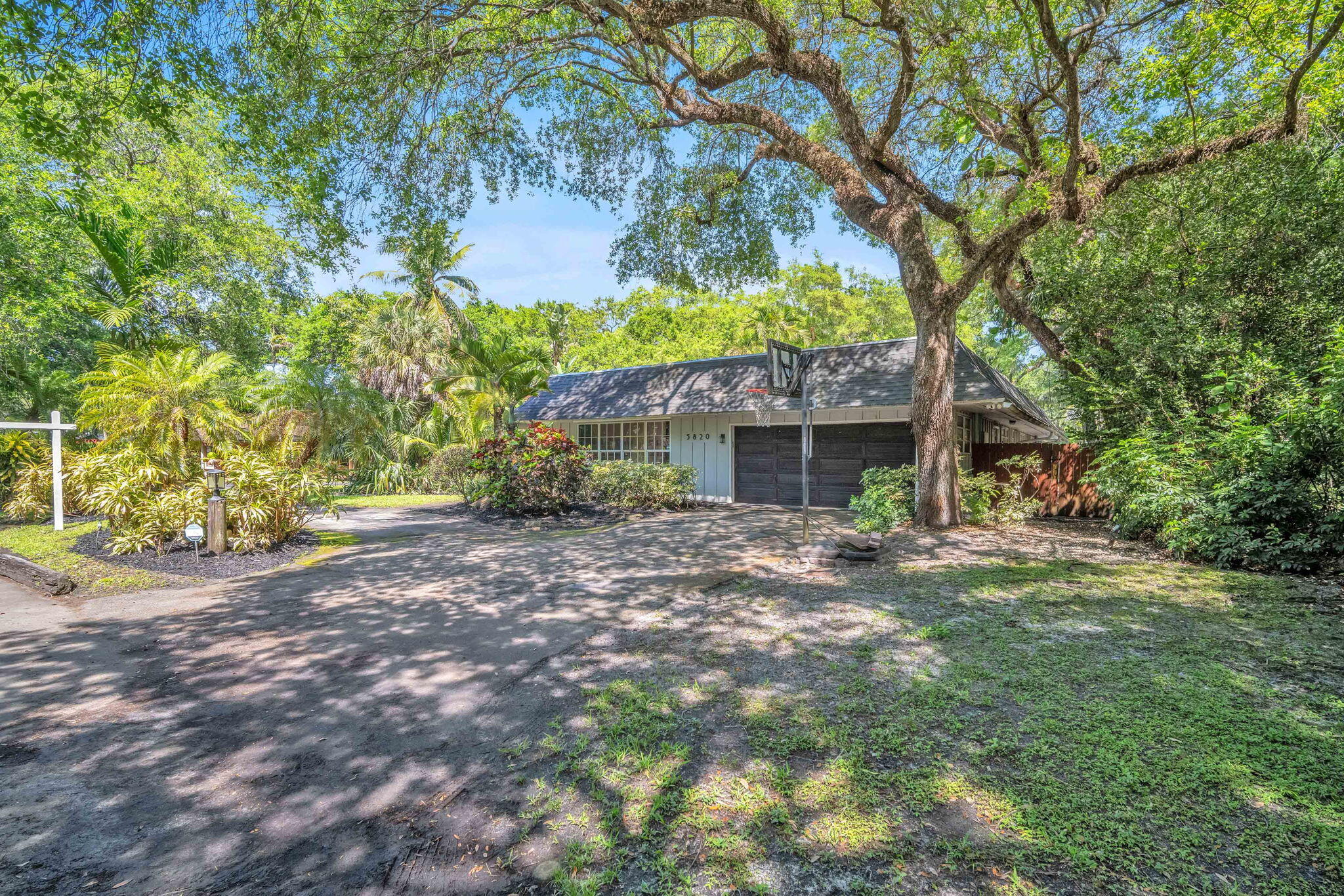 5820 SW 37th Fort Lauderdale, FL 33312