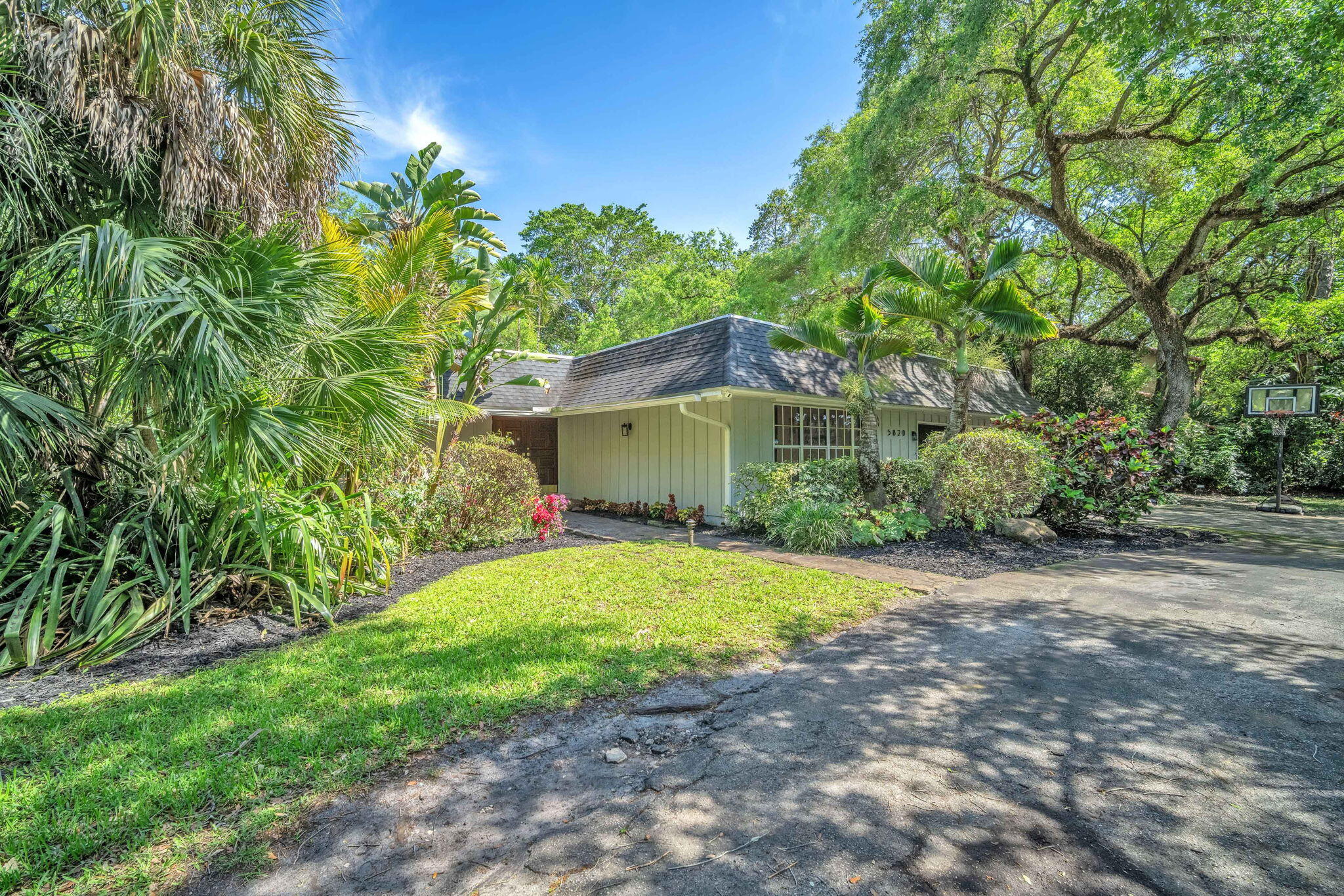 5820 SW 37th Fort Lauderdale, FL 33312